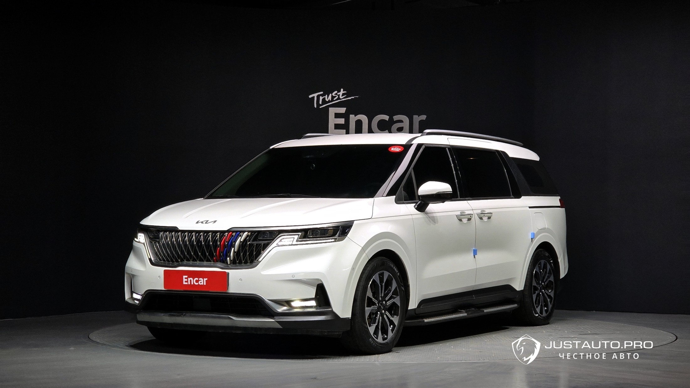 Автомобиль Kia Canival