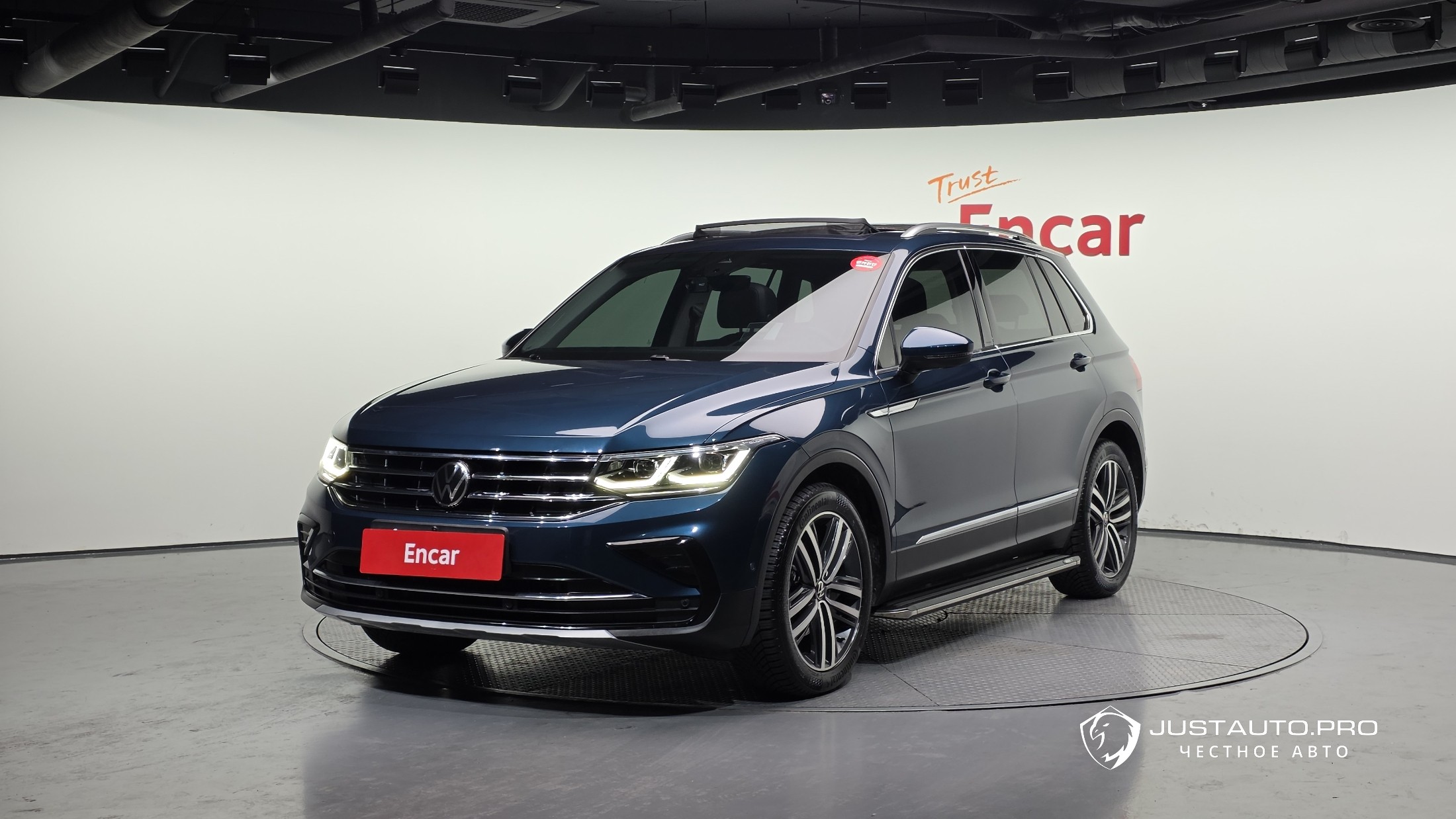 Автомобиль Volkswagen Tiguan