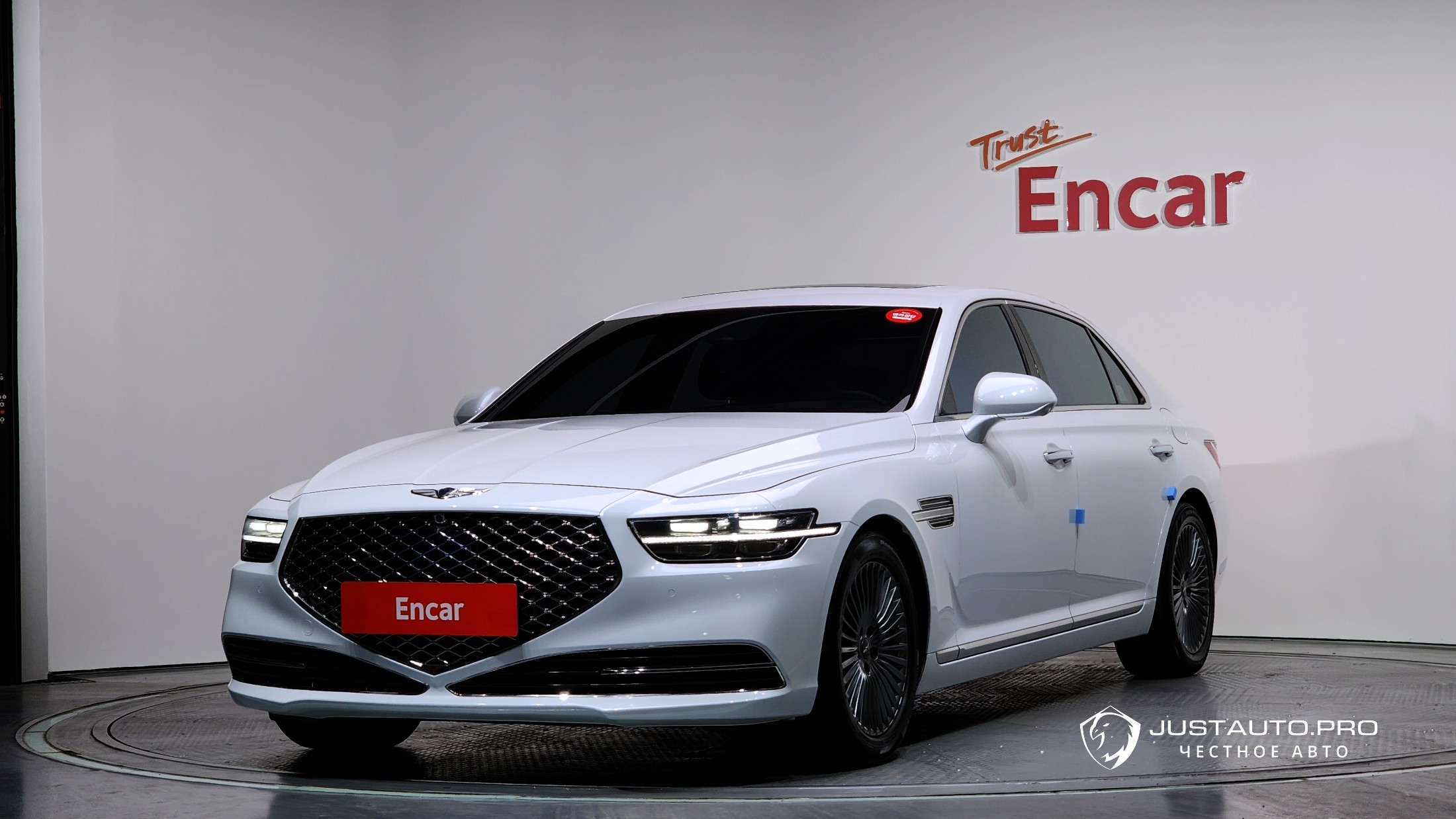 Автомобиль Genesis G90