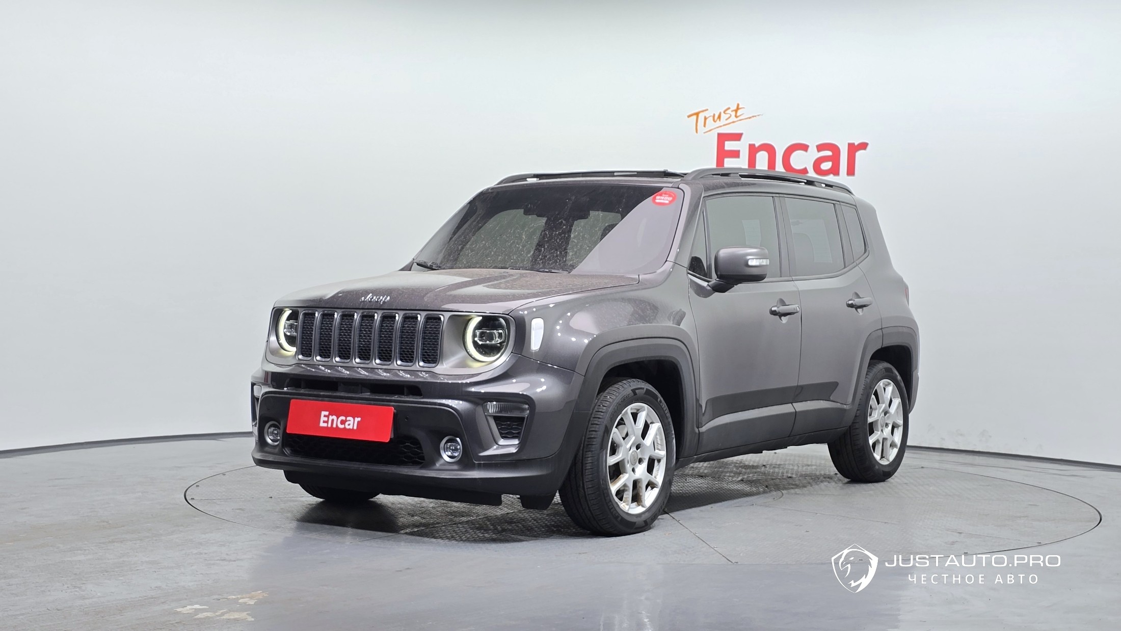 Автомобиль Jeep Renegade