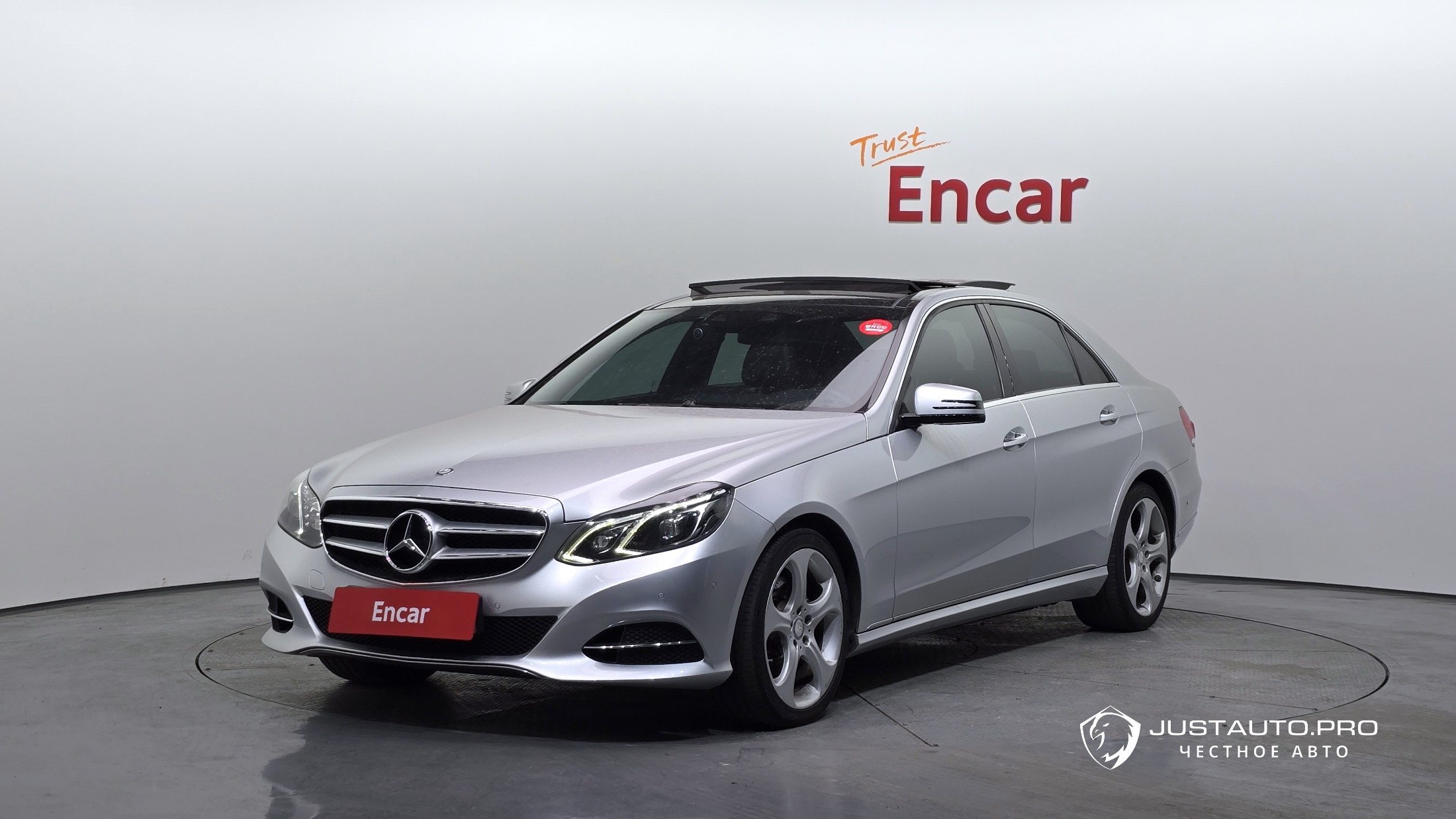 Автомобиль Mercedes-Benz E-Class