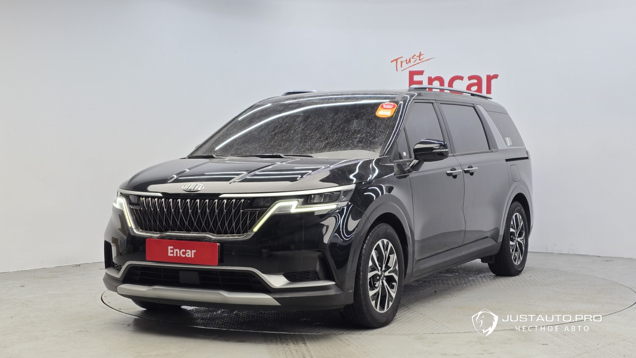 Автомобиль Kia Canival