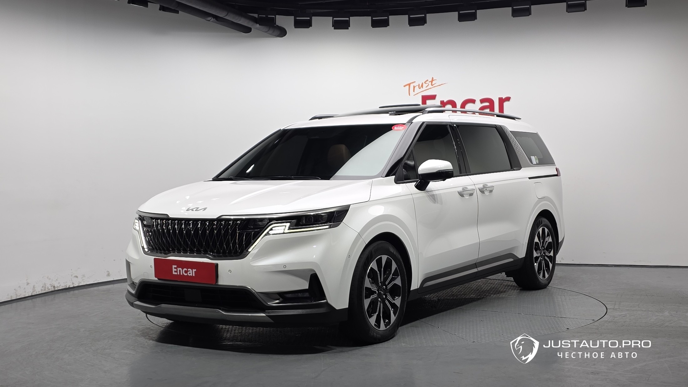 Автомобиль Kia Canival