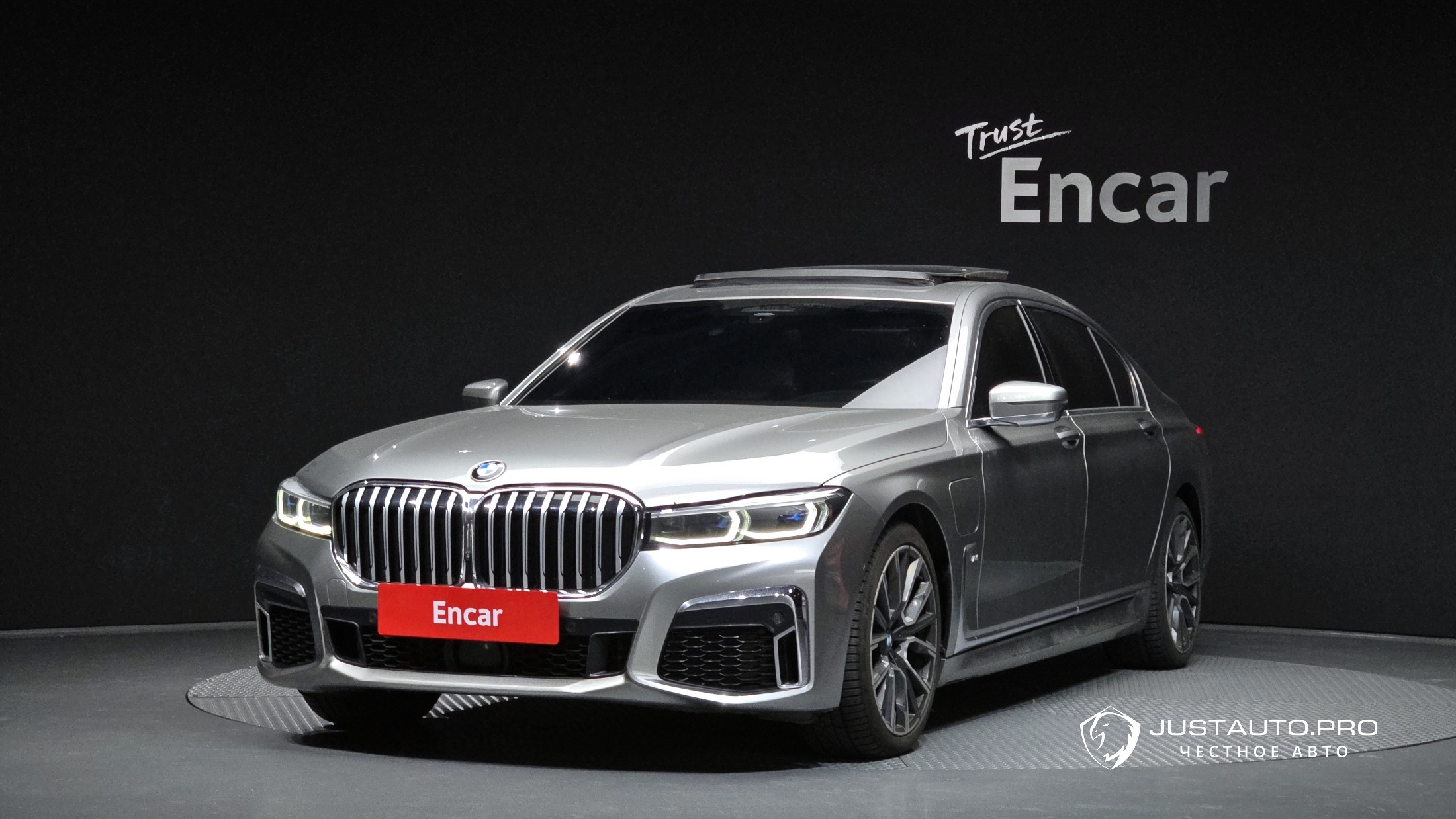 Автомобиль BMW 7-Series