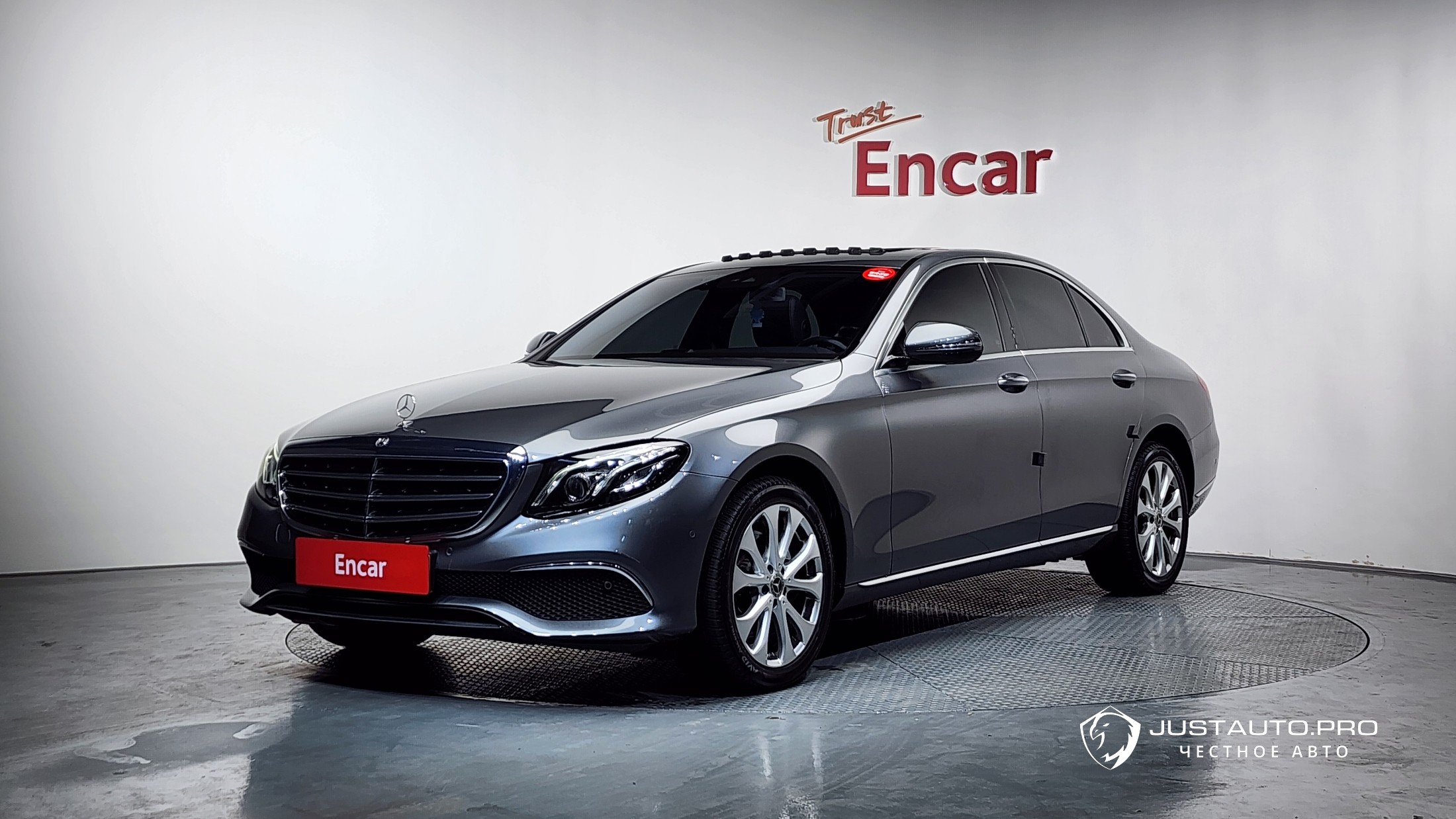 Автомобиль Mercedes-Benz E-Class