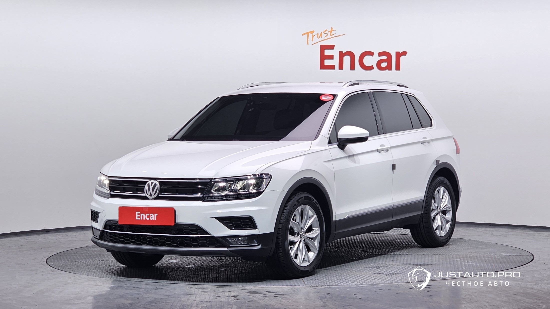 Автомобиль Volkswagen Tiguan