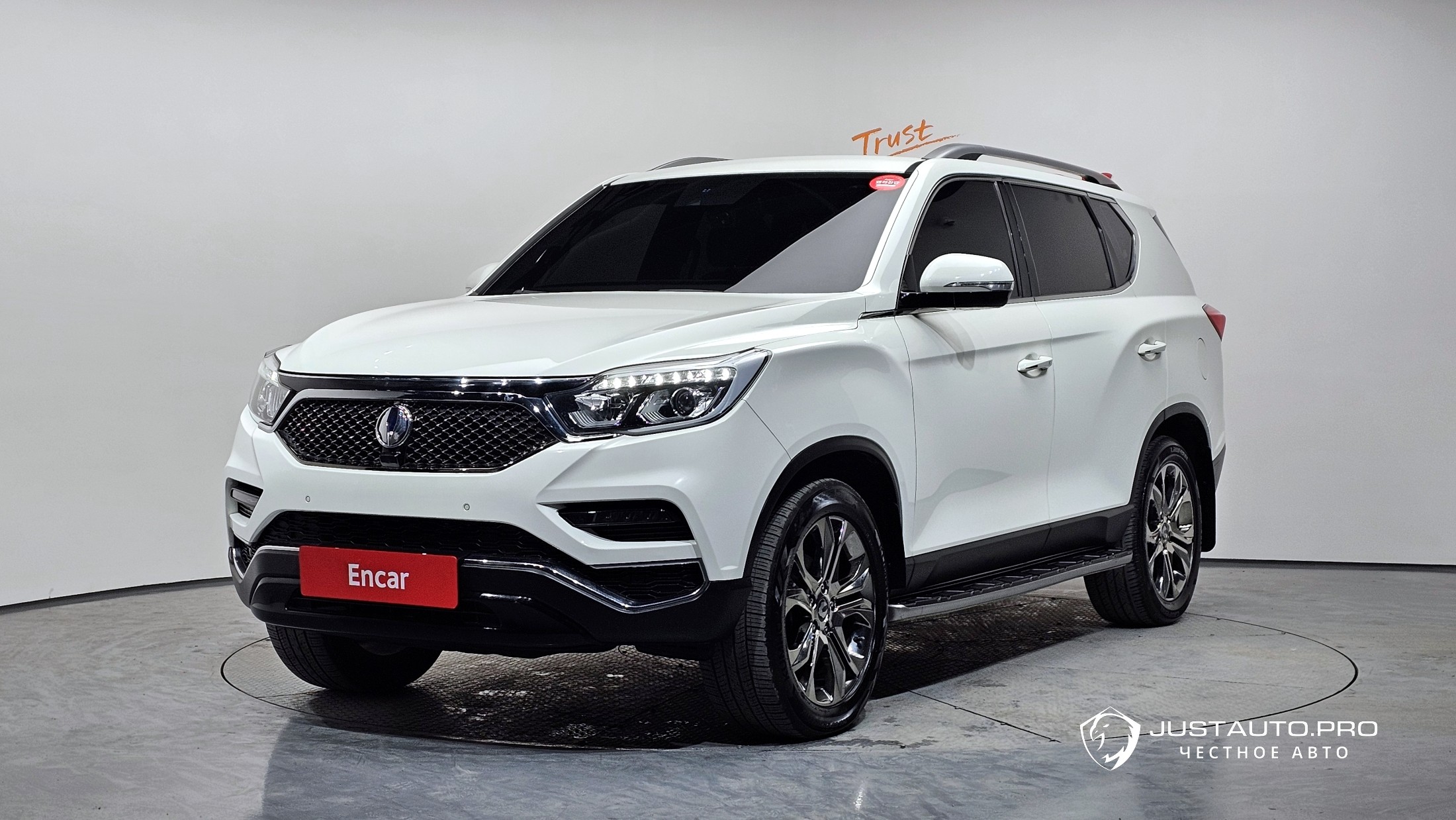 Автомобиль KG_Mobility_Ssangyong Rexton