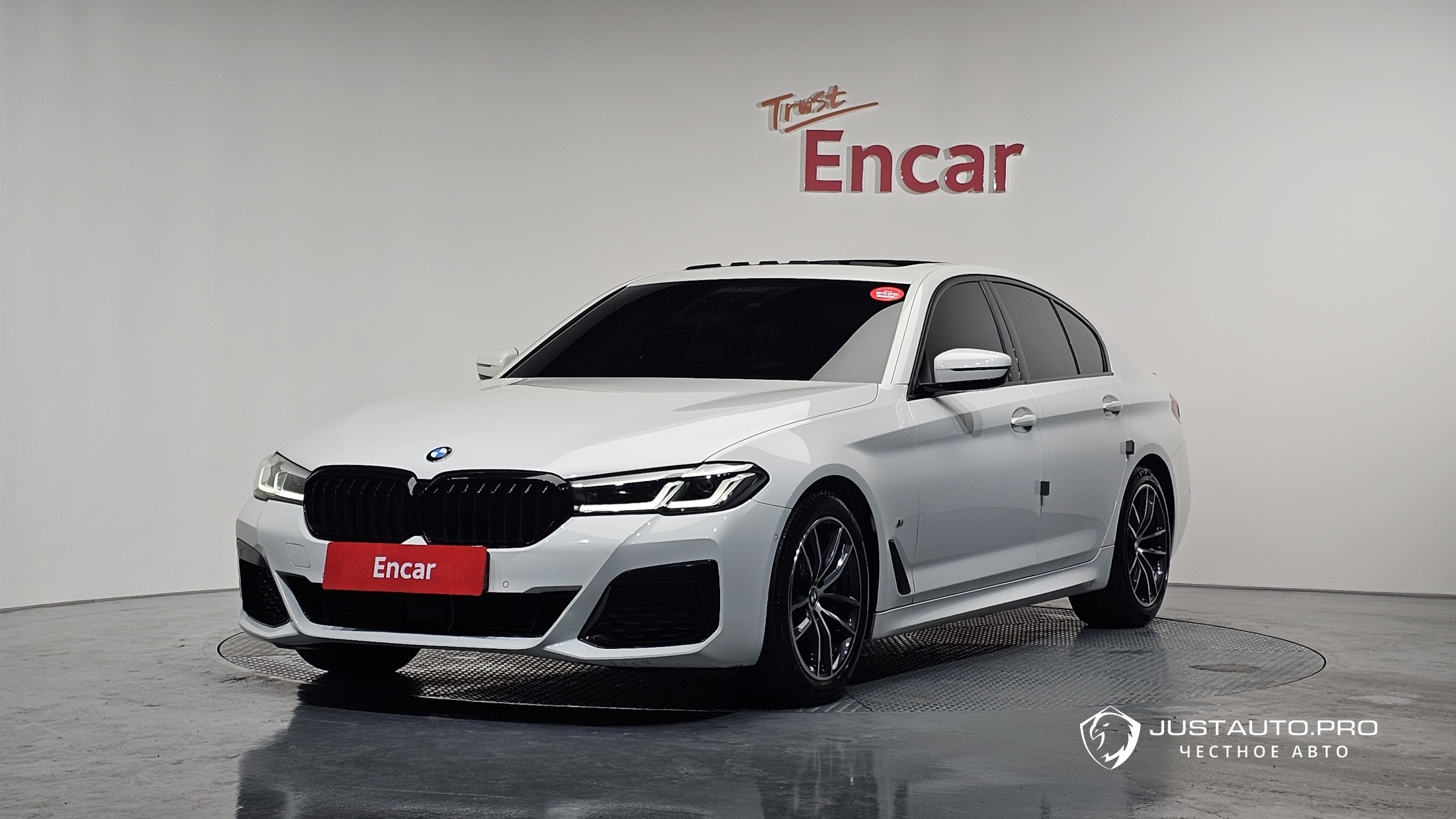 Автомобиль BMW 5-Series