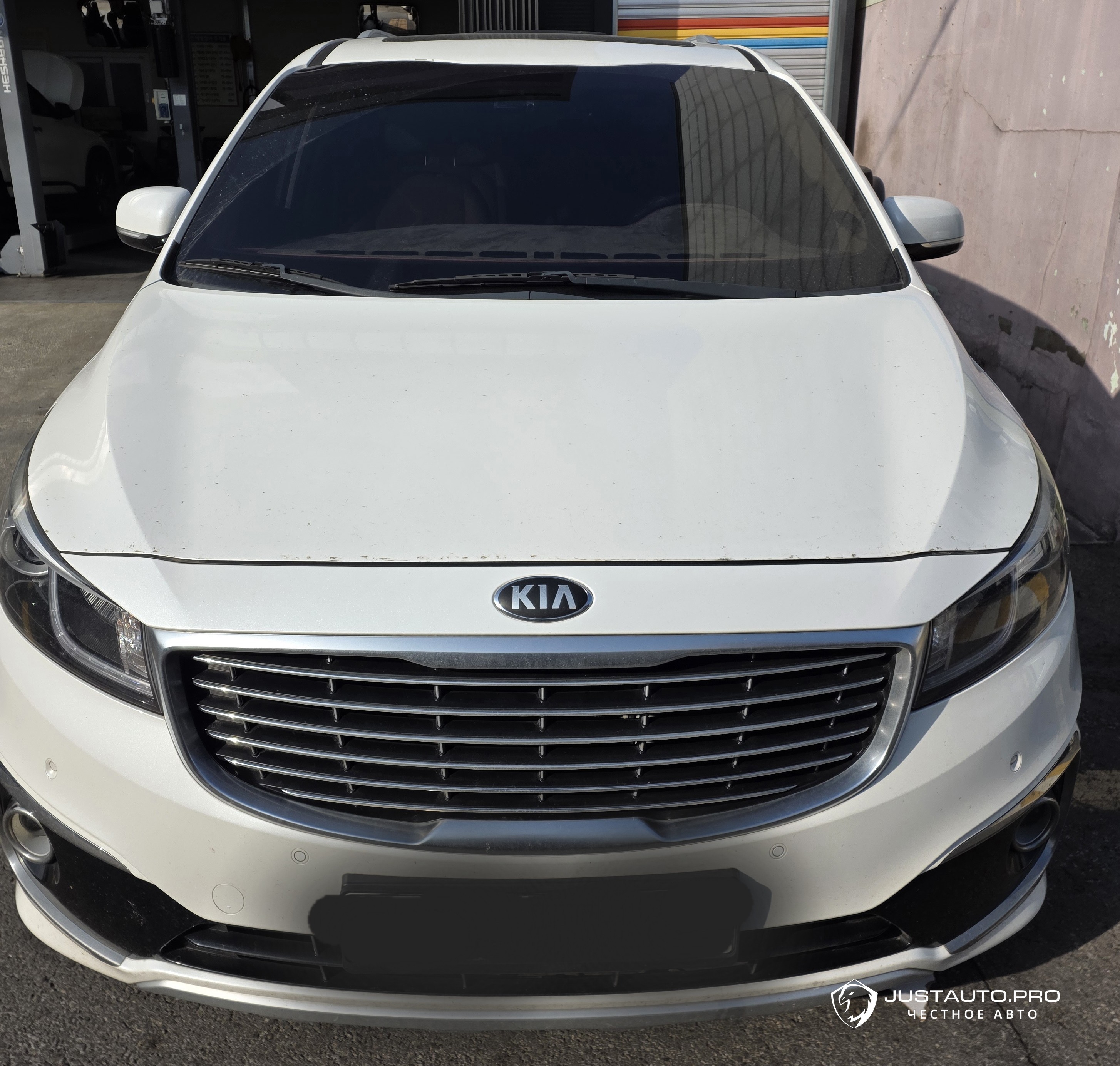 Автомобиль Kia Canival