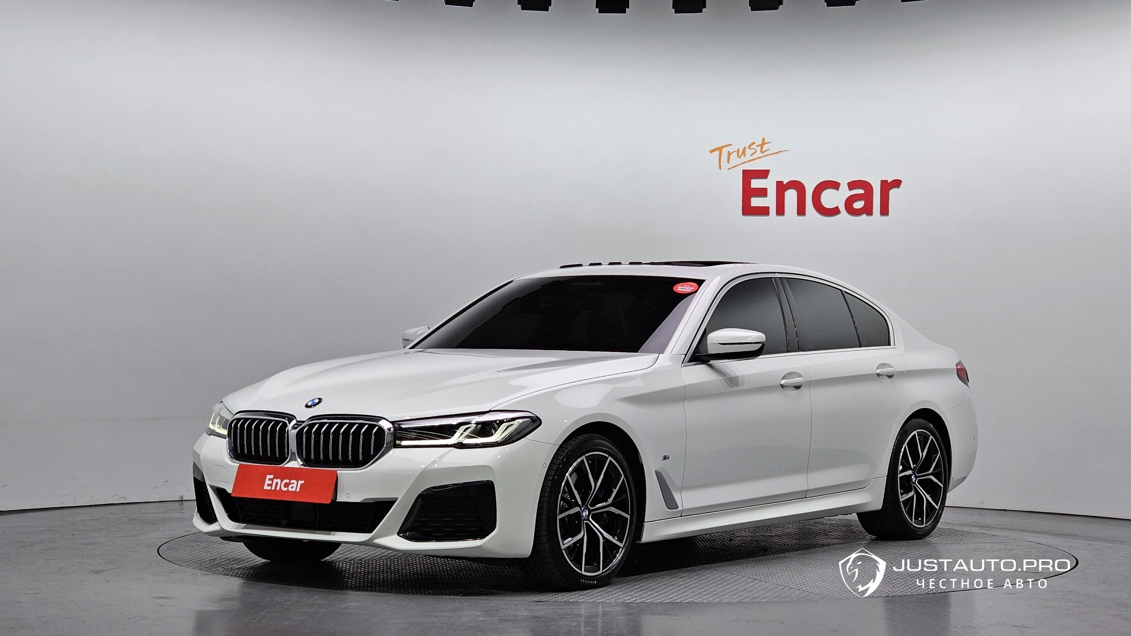 Автомобиль BMW 5-Series