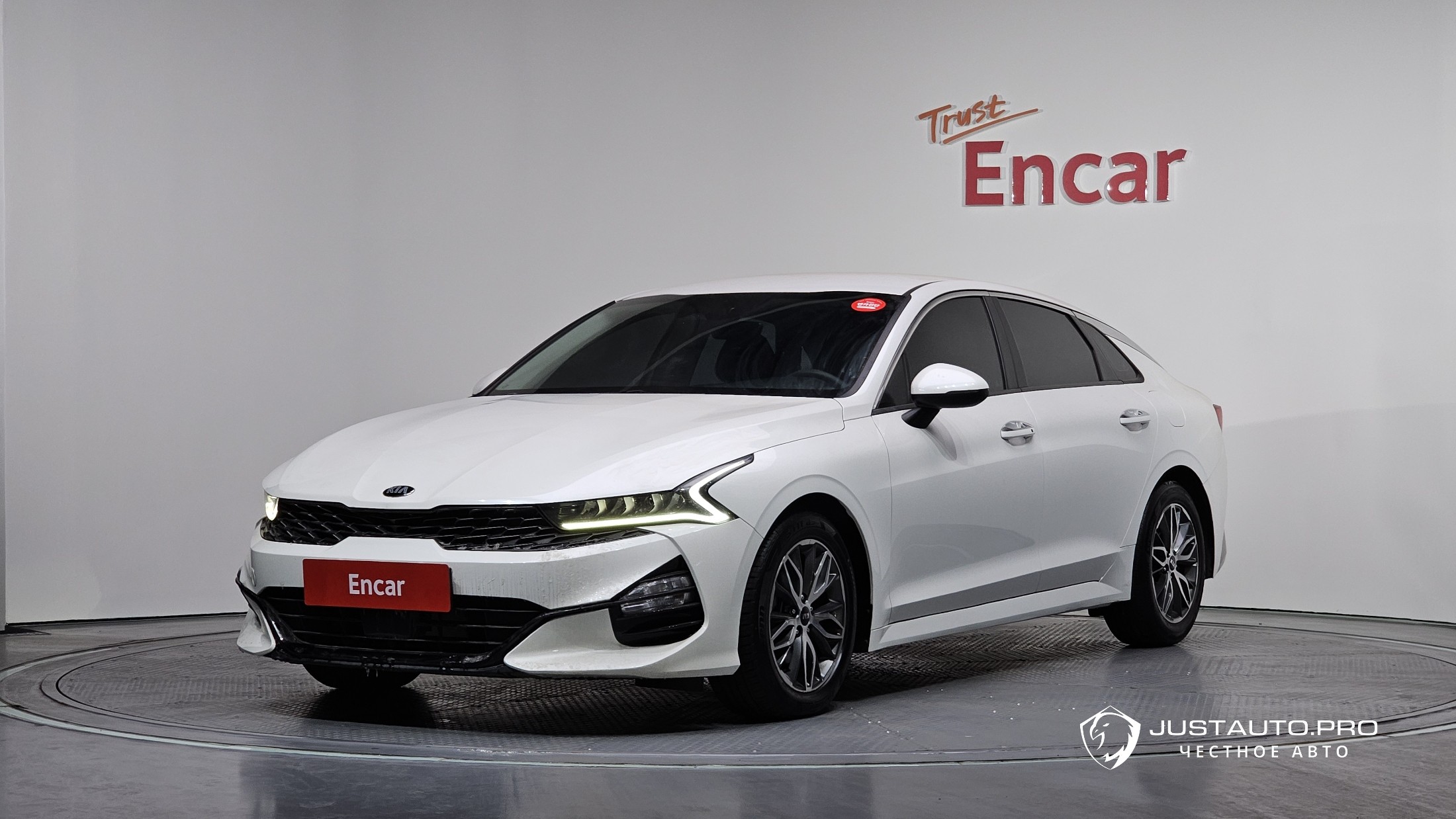 Автомобиль Kia K5