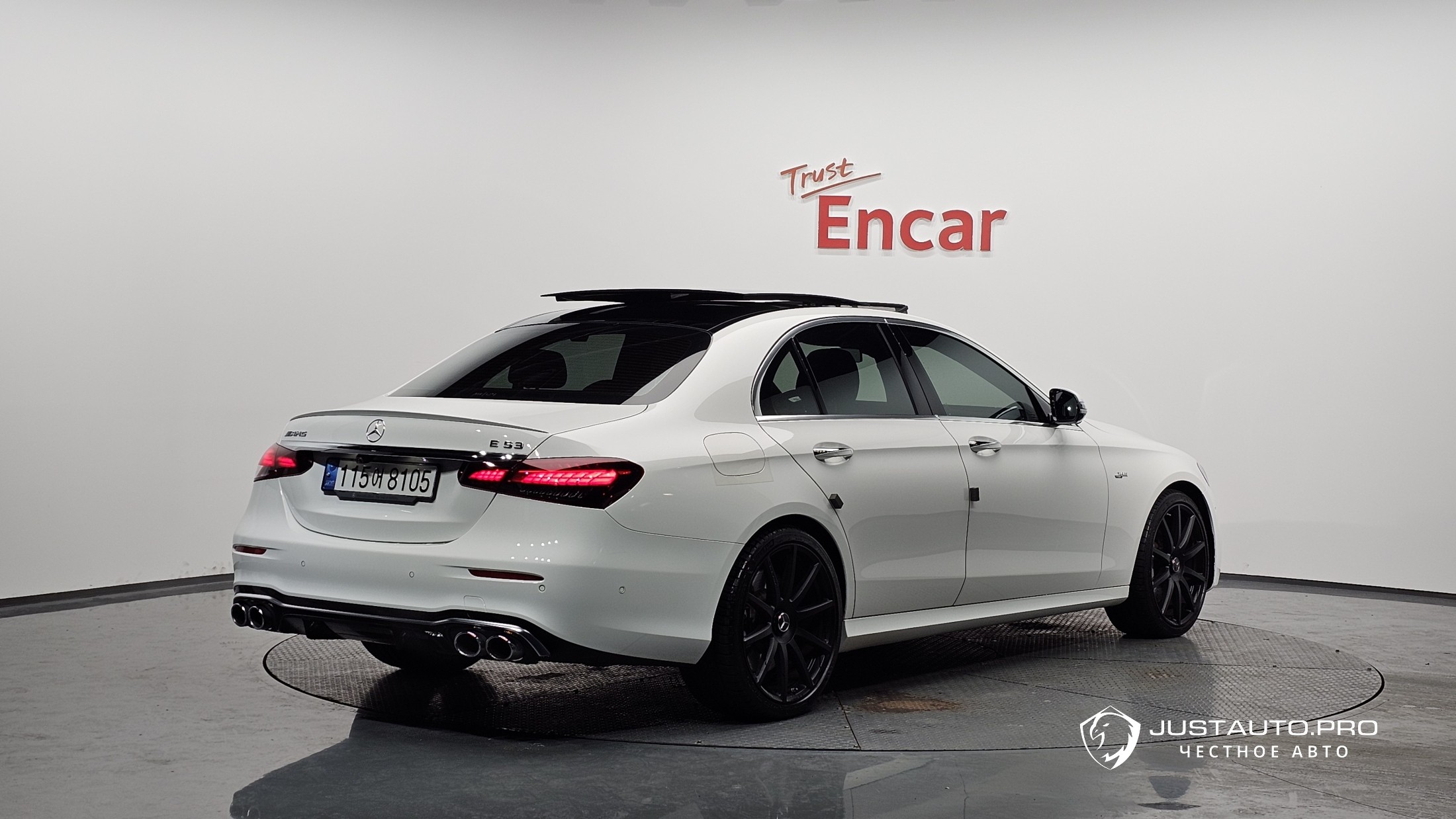 Автомобиль Mercedes-Benz E-Class