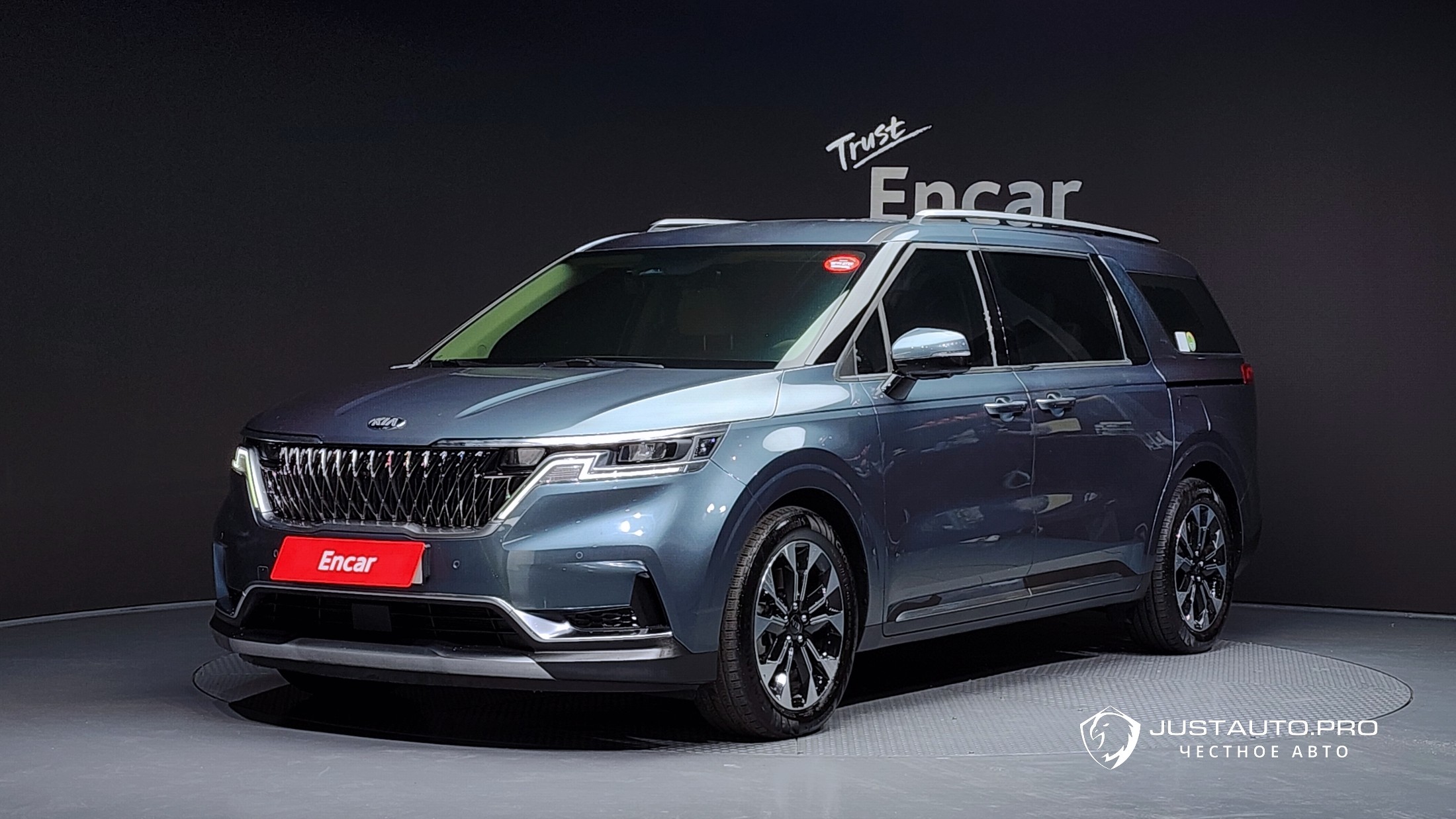 Автомобиль Kia Canival