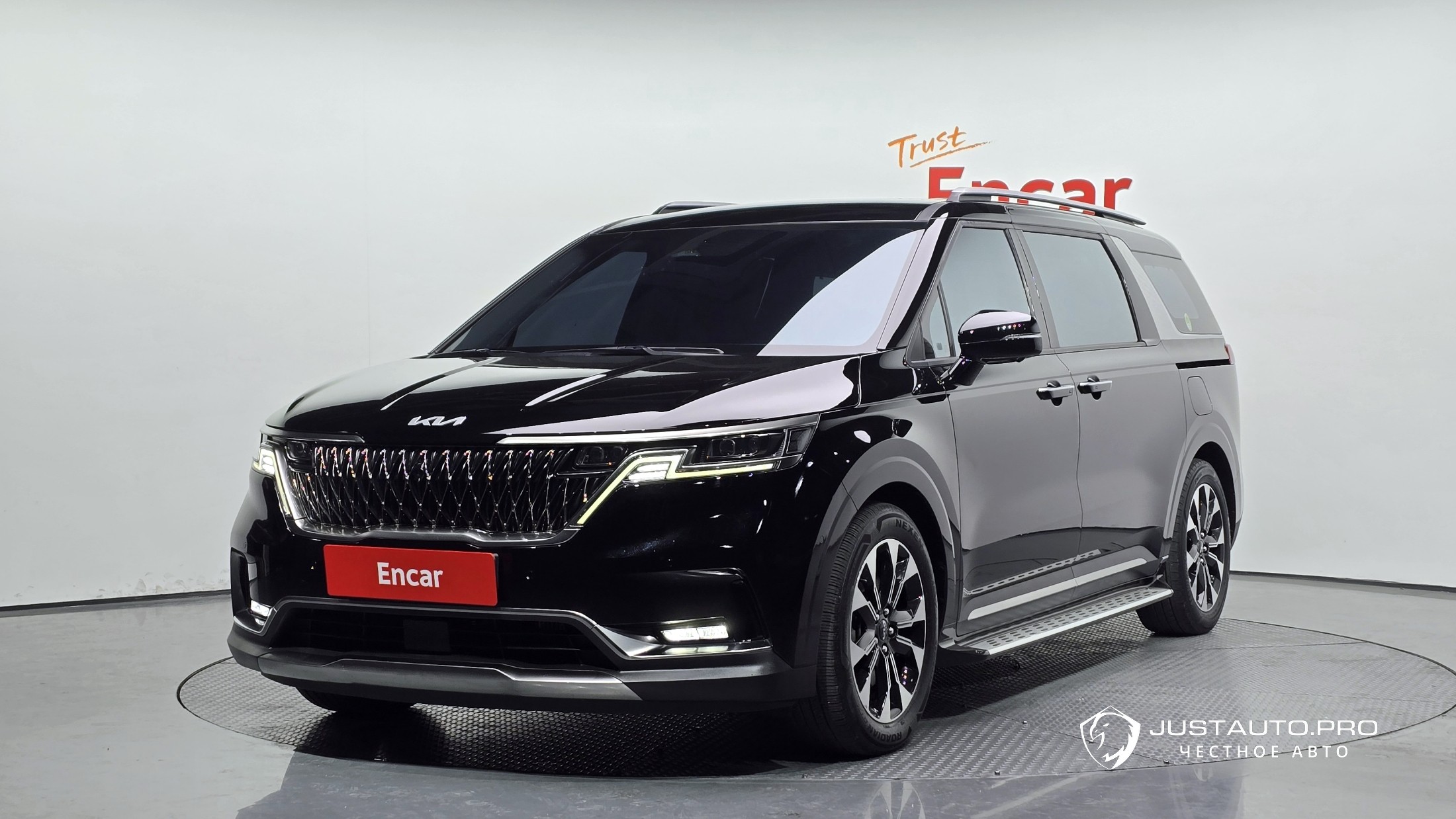 Автомобиль Kia Canival