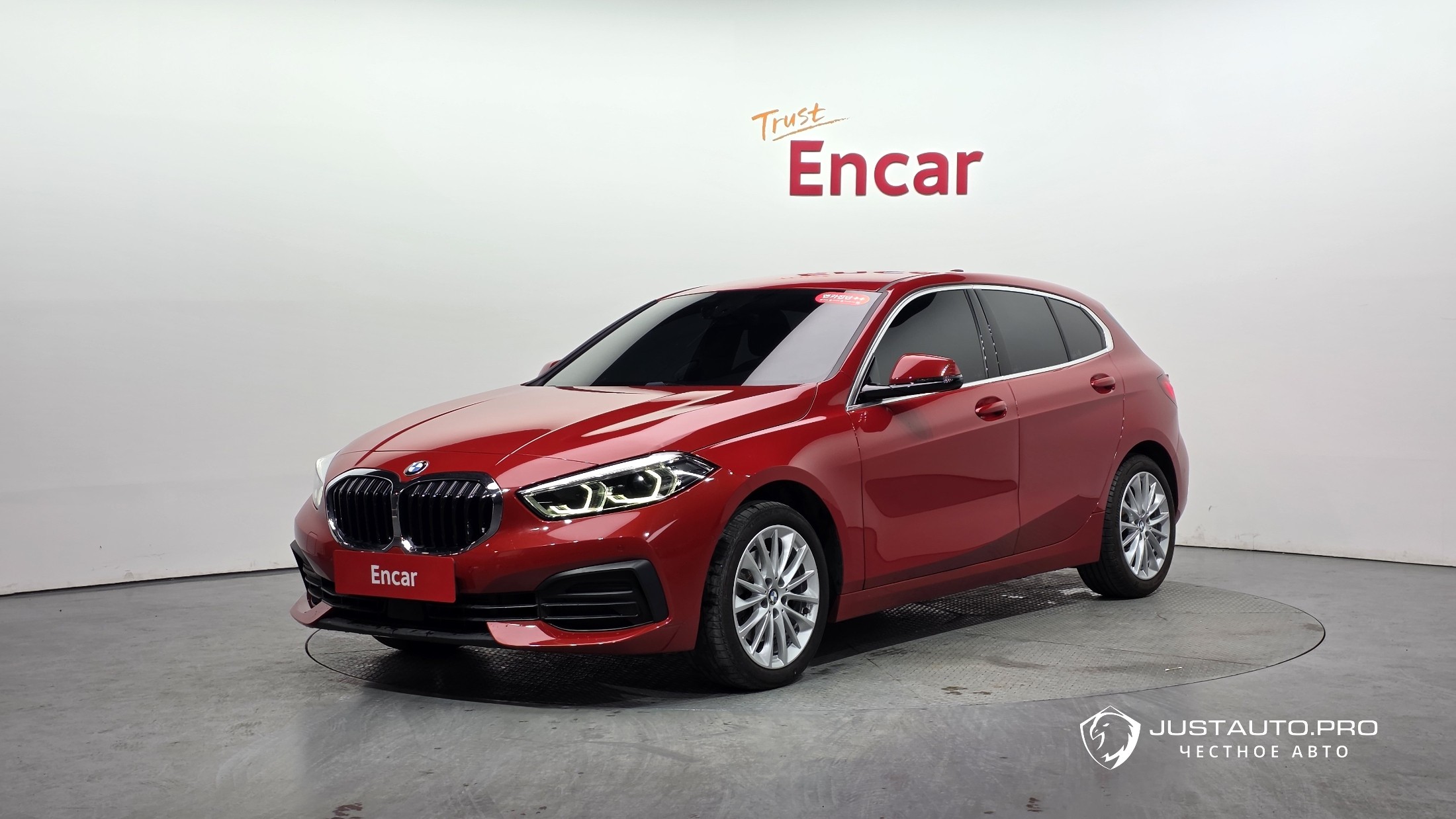 Автомобиль BMW 1-Series