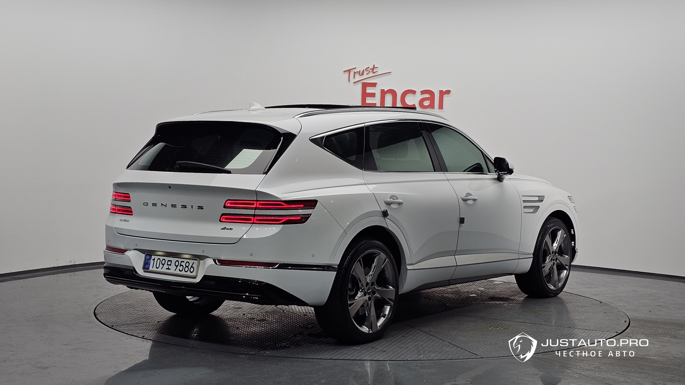 Автомобиль Genesis GV80