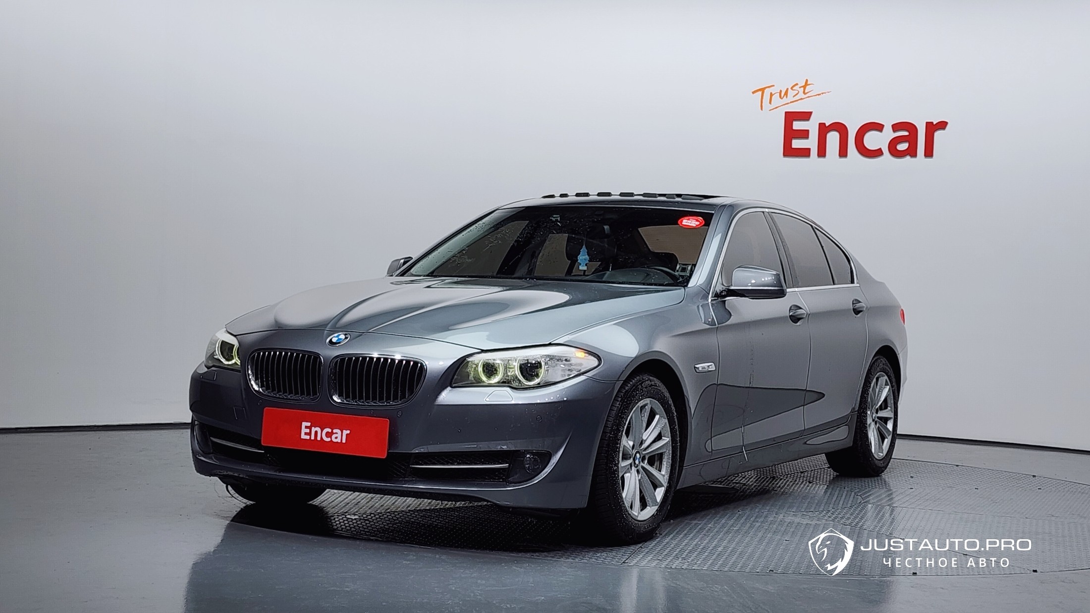 Автомобиль BMW 5-Series