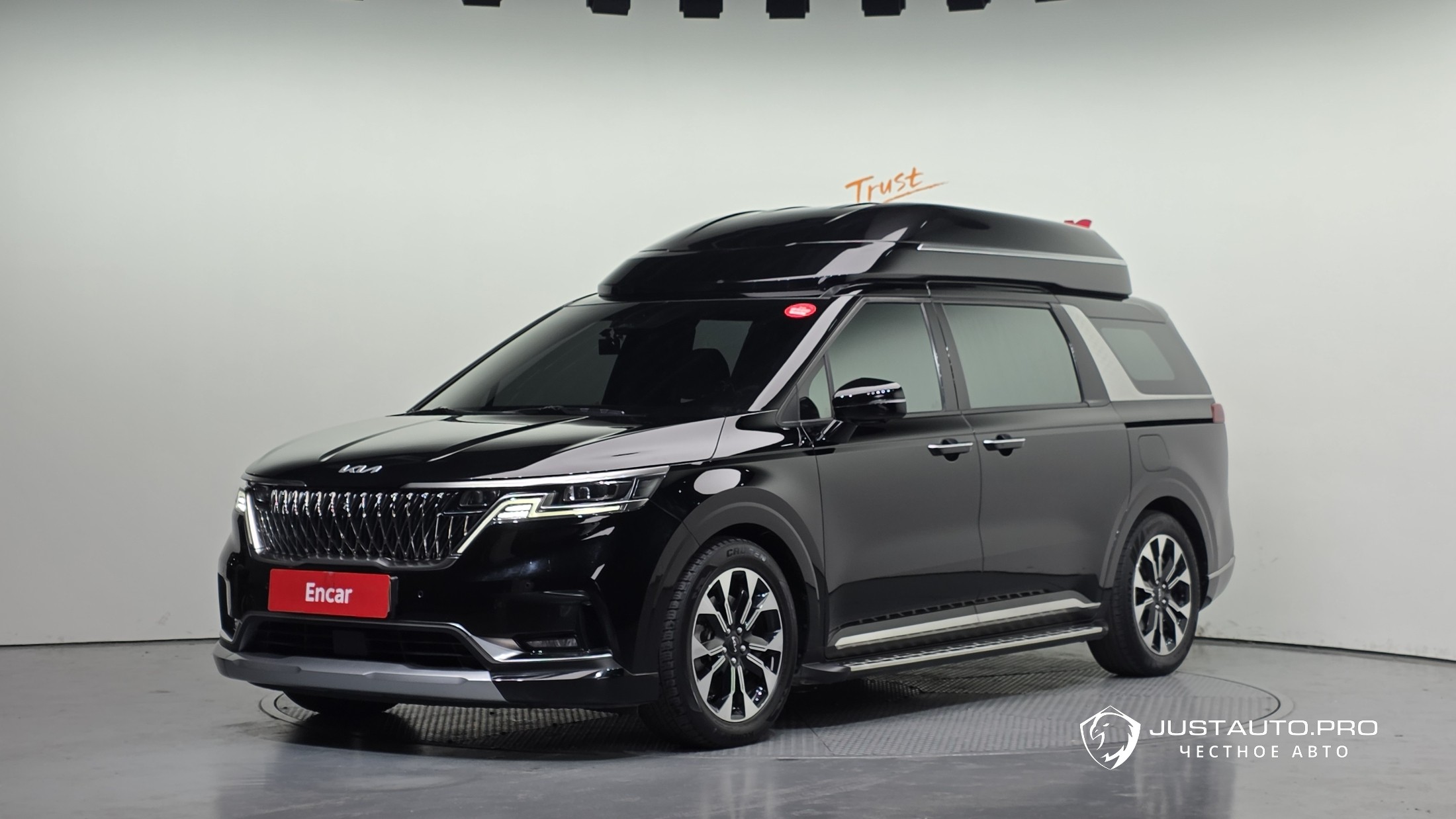 Автомобиль Kia Canival