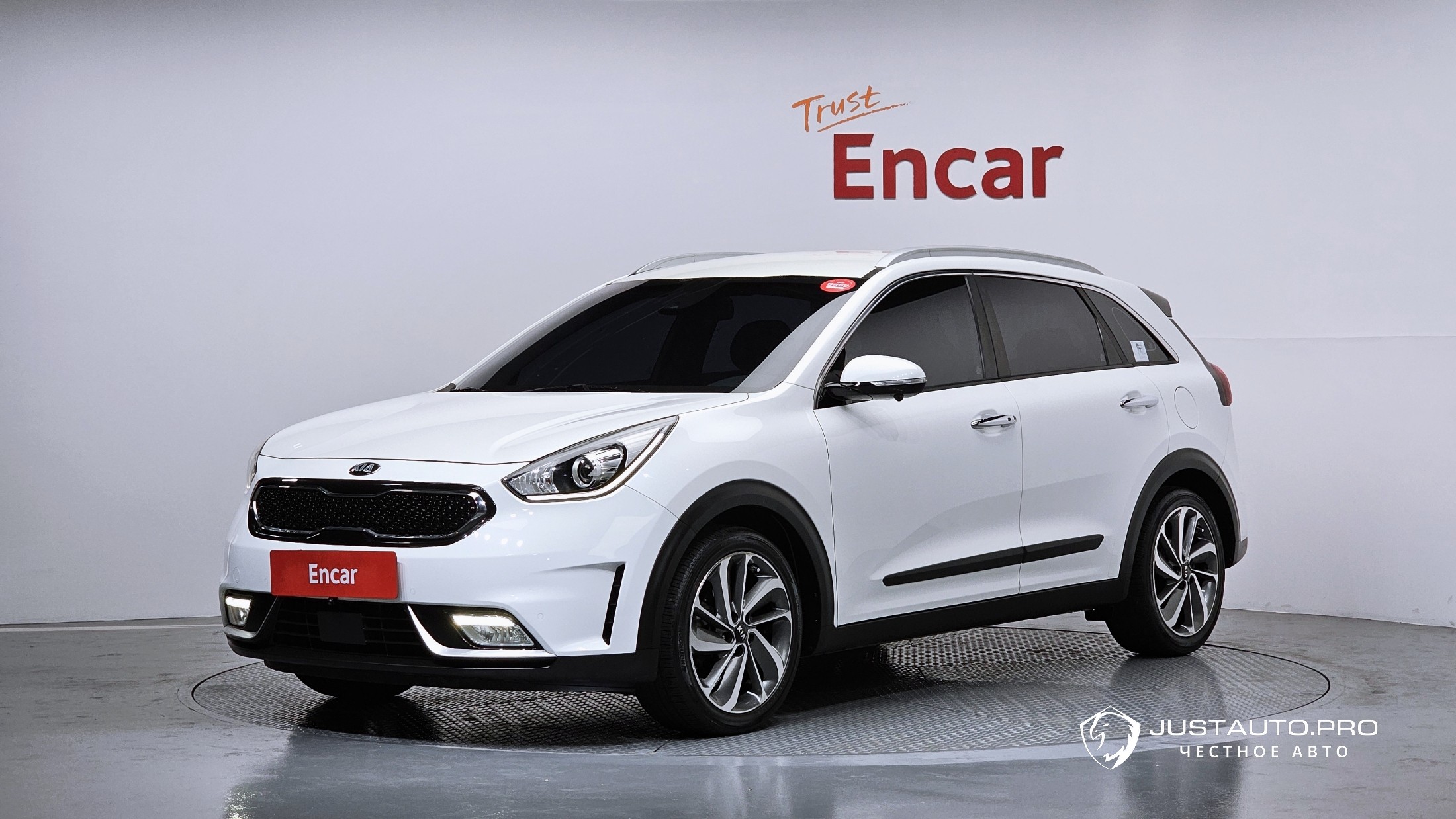 Автомобиль Kia Niro