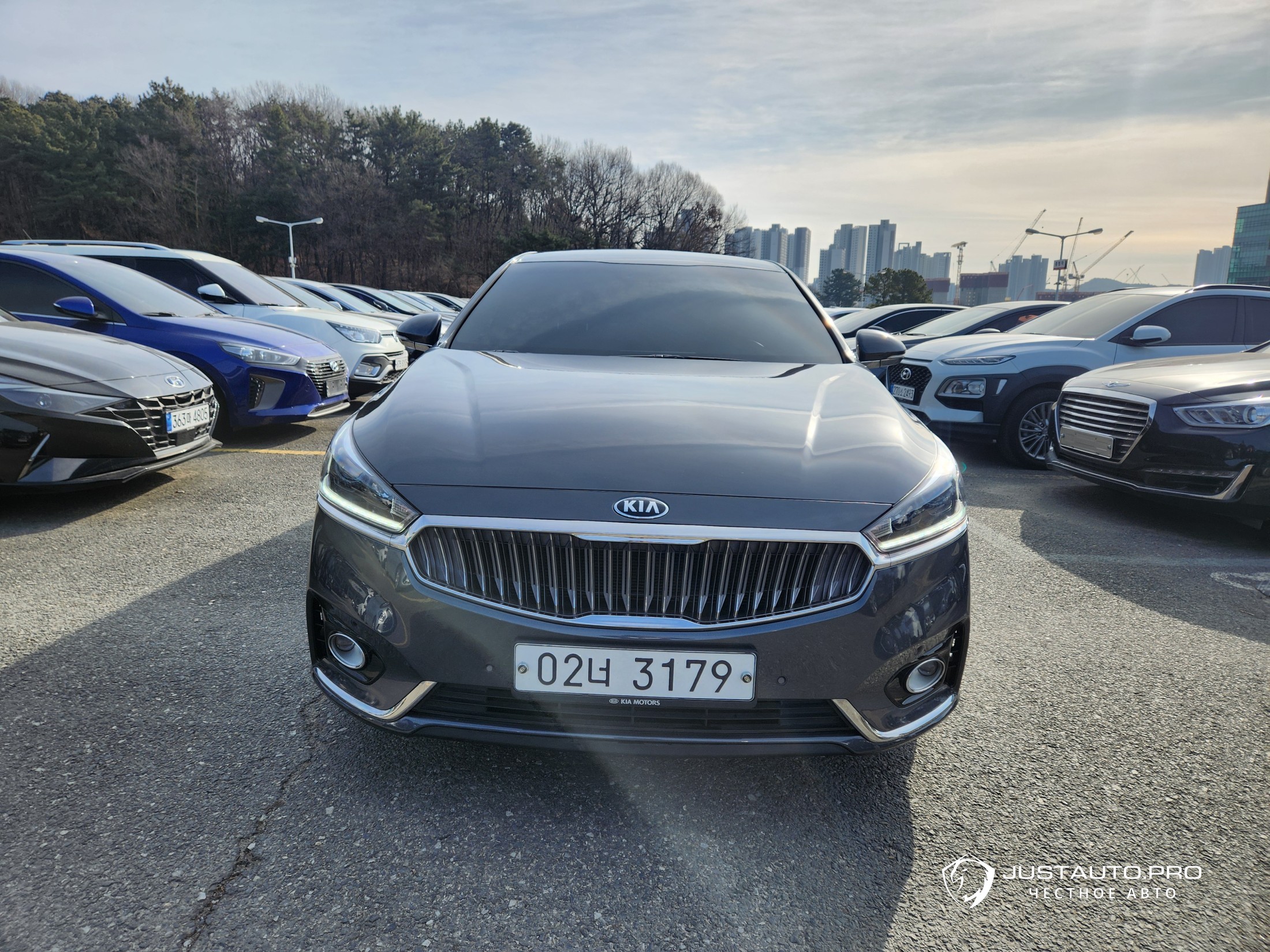 Автомобиль Kia K7