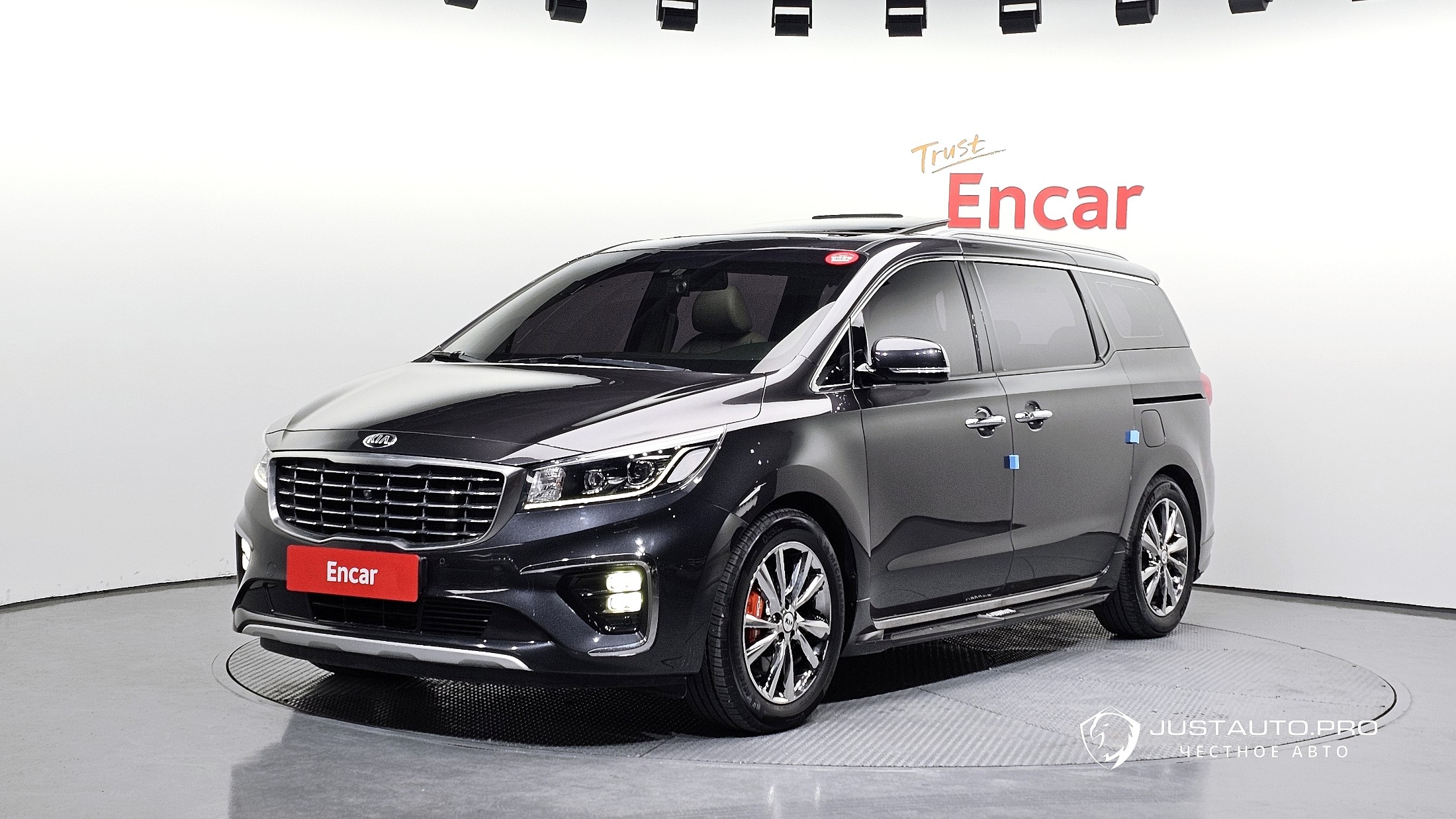 Автомобиль Kia Canival