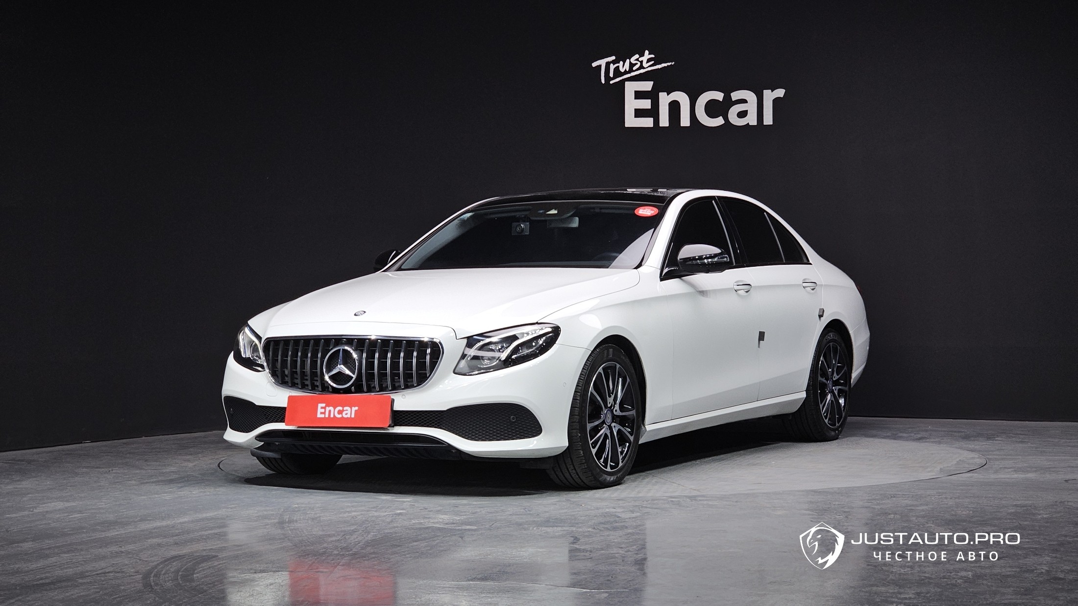 Автомобиль Mercedes-Benz E-Class