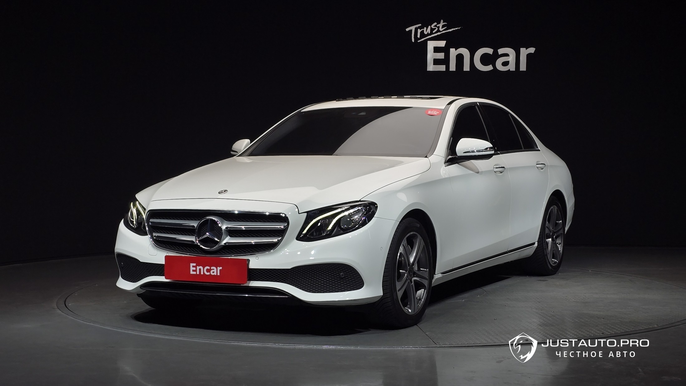 Автомобиль Mercedes-Benz E-Class