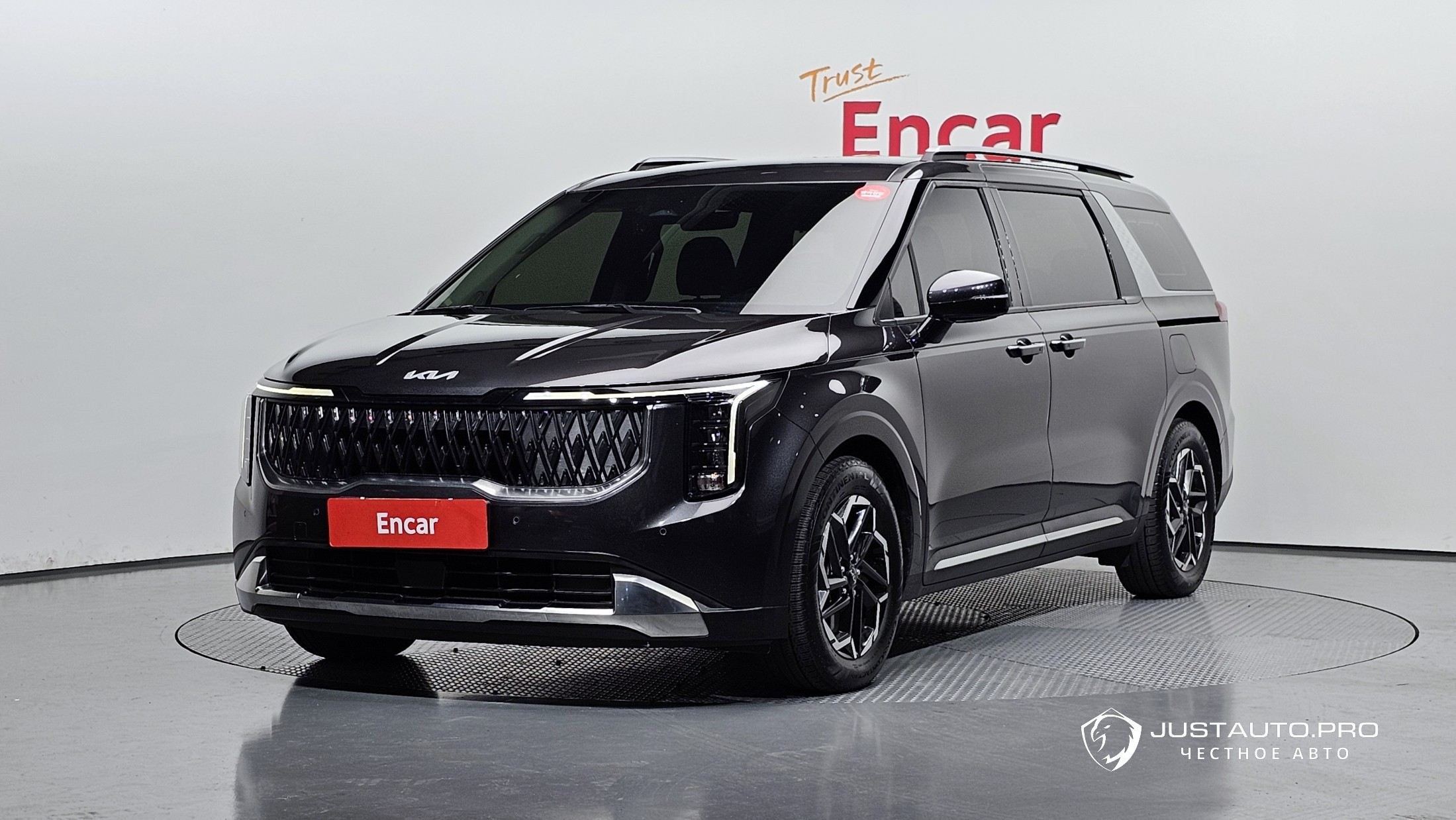 Автомобиль Kia Canival