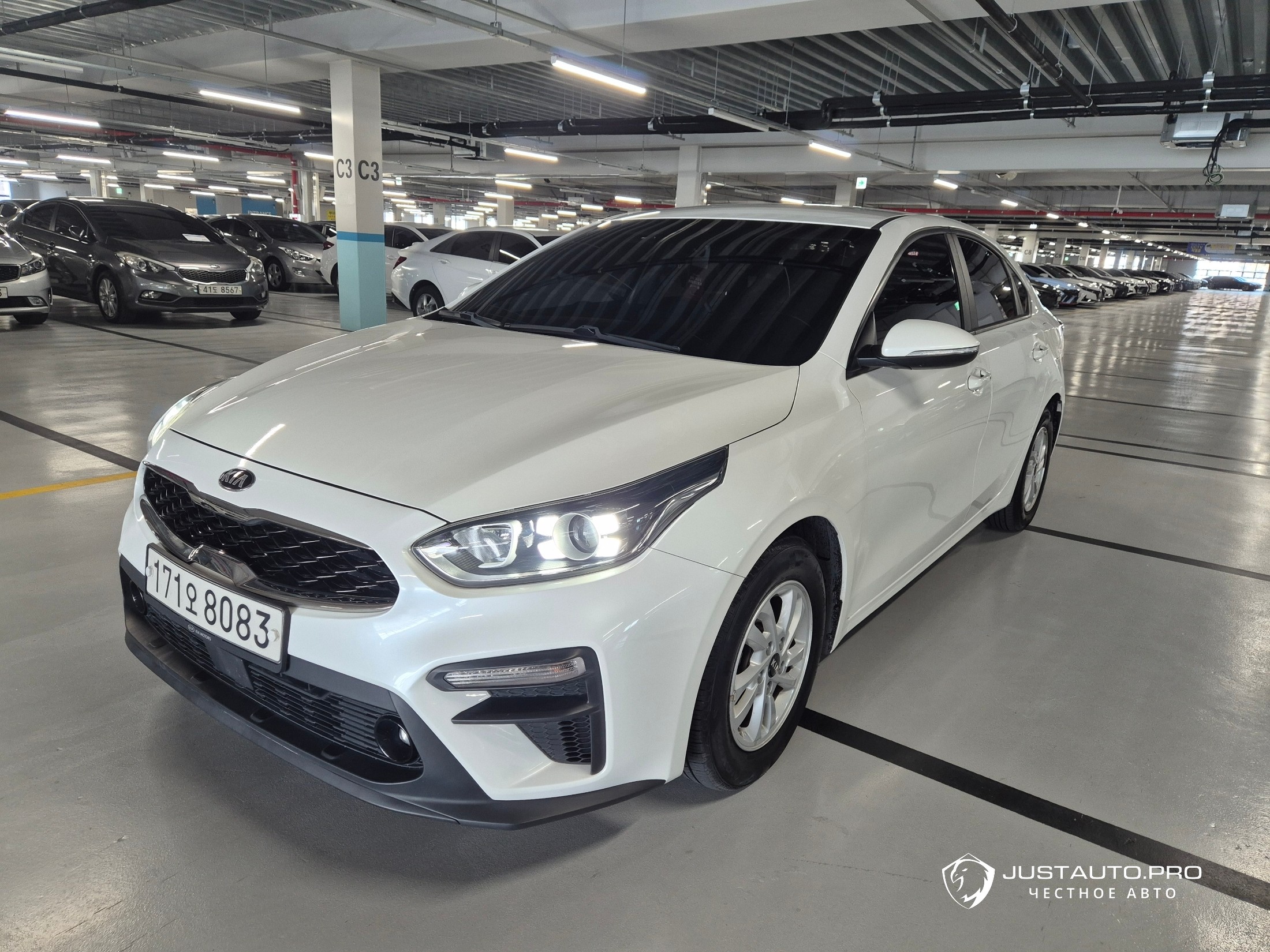Автомобиль Kia K3