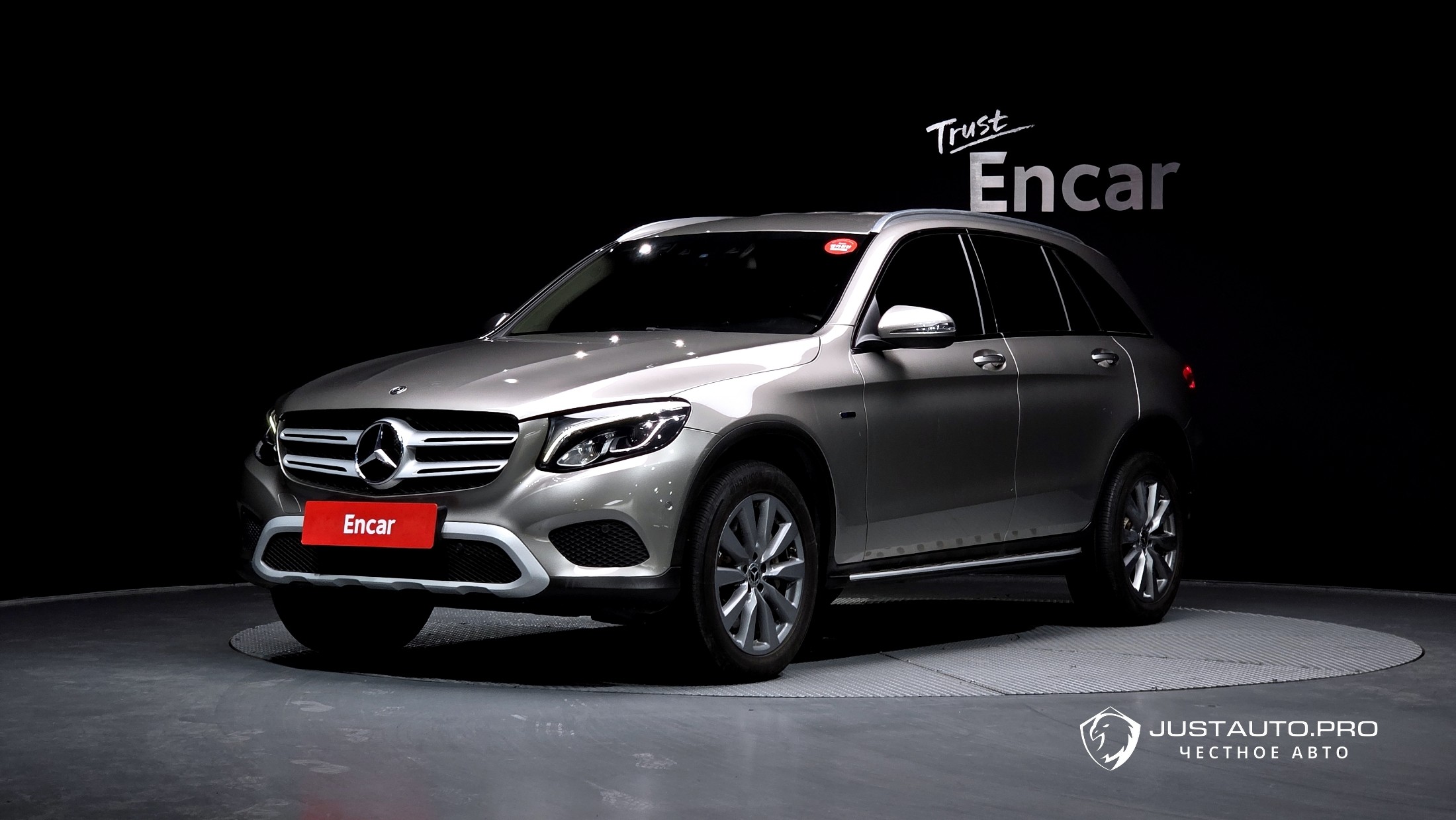 Автомобиль Mercedes-Benz GLC-Class