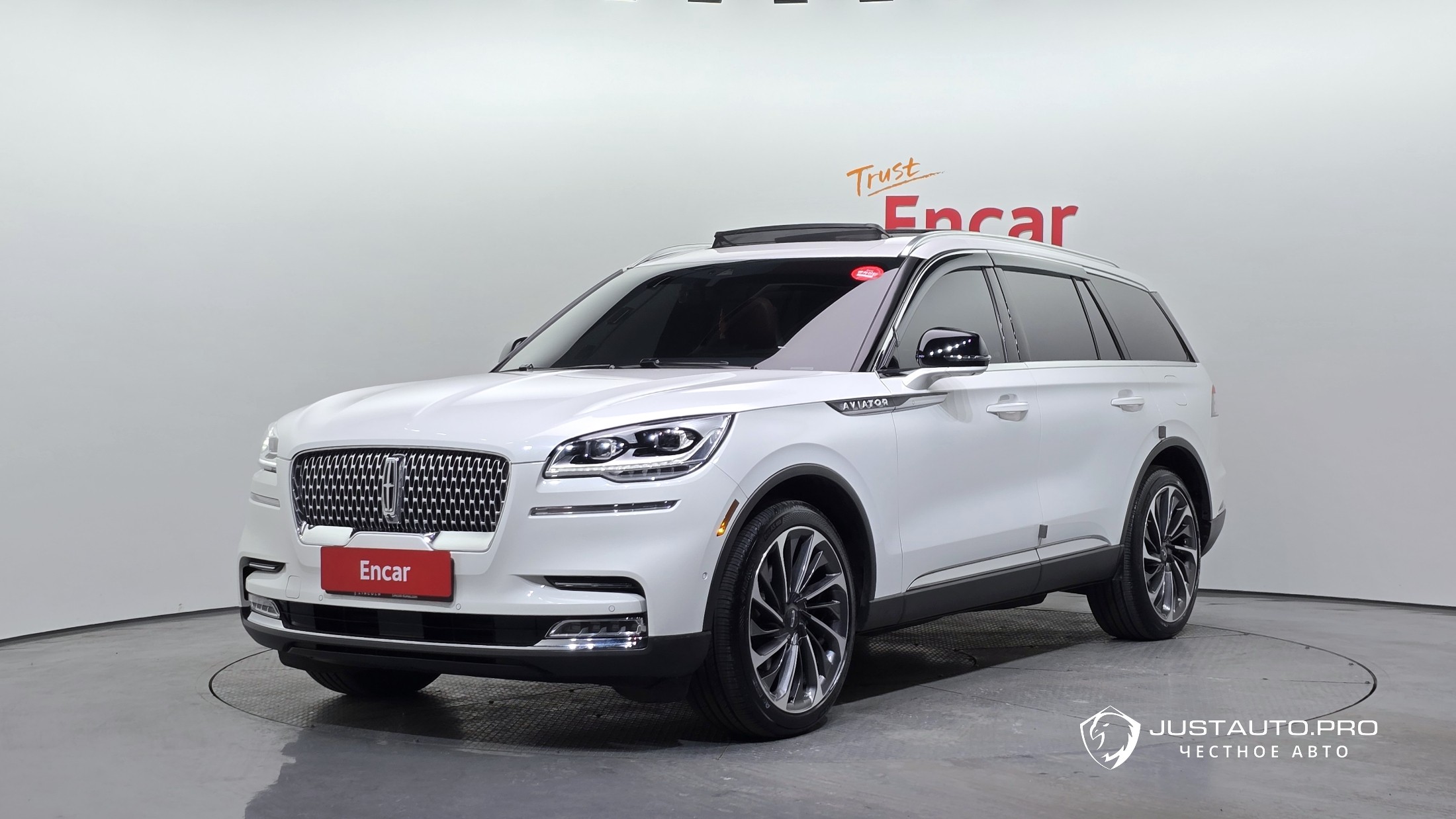 Автомобиль Lincoln Aviator