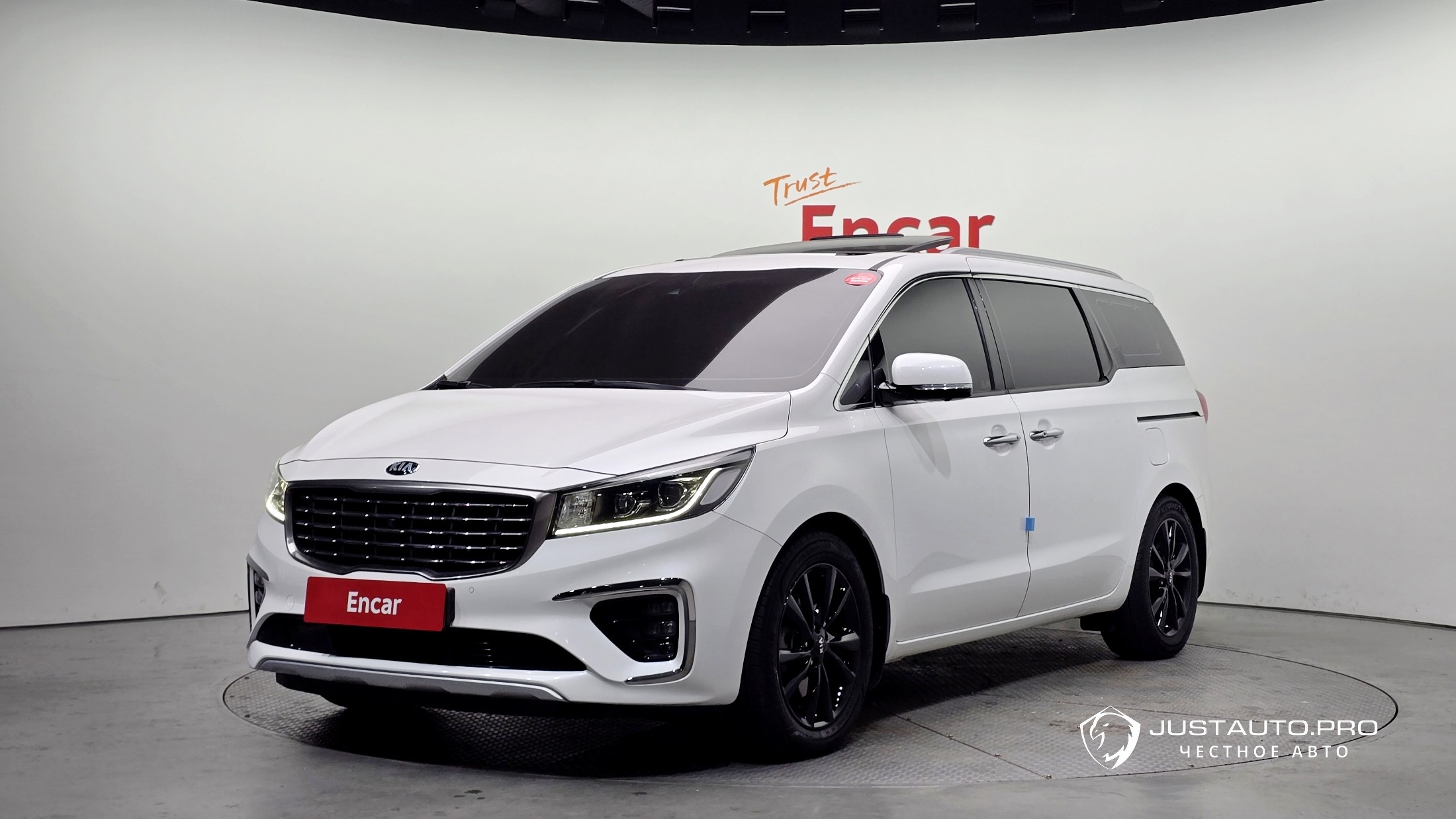 Автомобиль Kia Canival