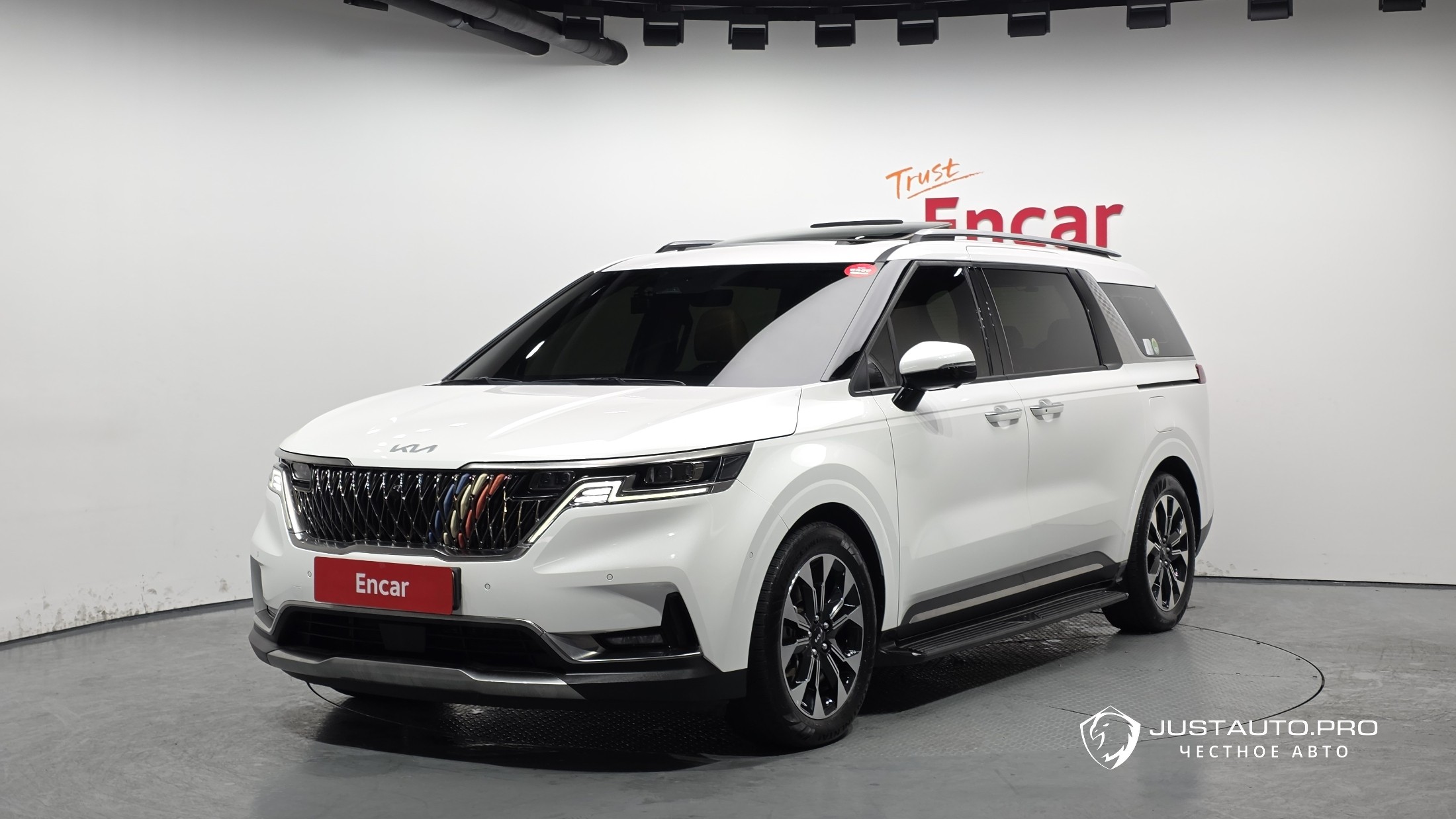 Автомобиль Kia Canival