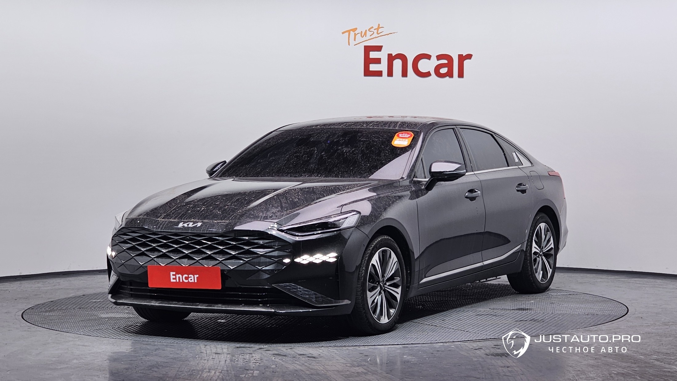 Автомобиль Kia K8