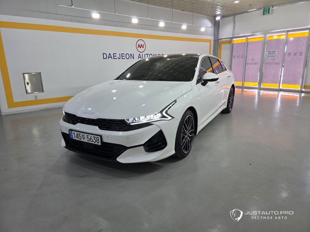 Автомобиль Kia K5