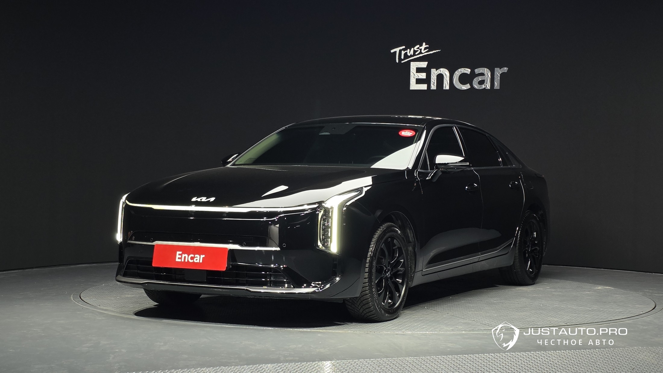 Автомобиль Kia K8