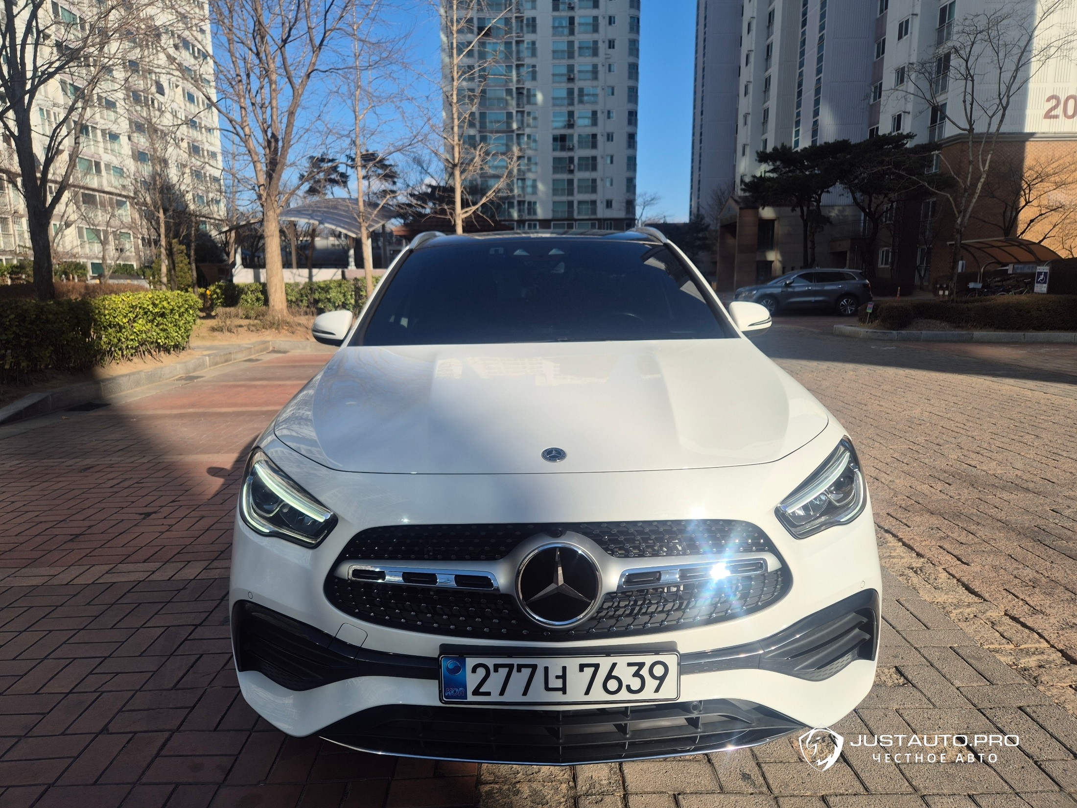 Автомобиль Mercedes-Benz GLA-Class
