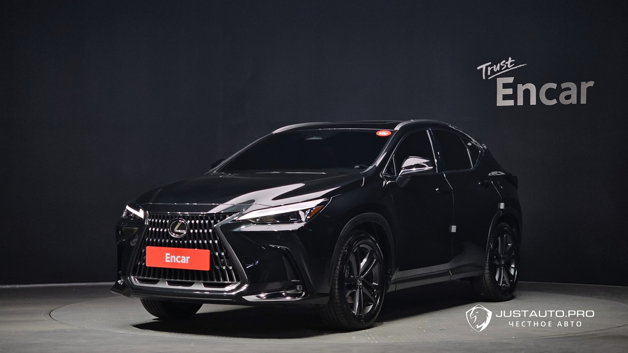 Автомобиль Lexus NX