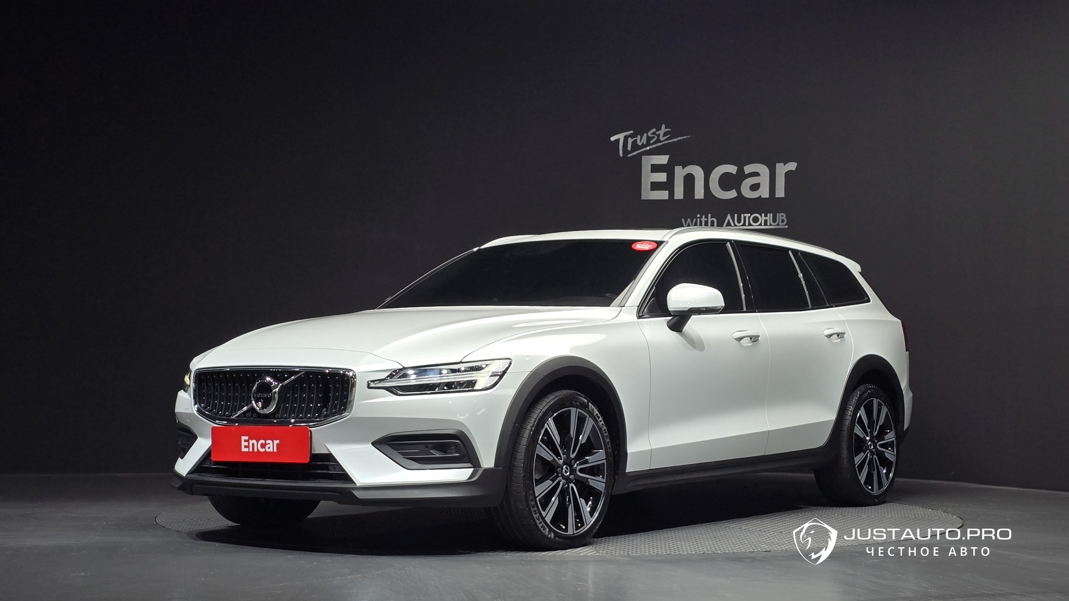 Автомобиль Volvo V60