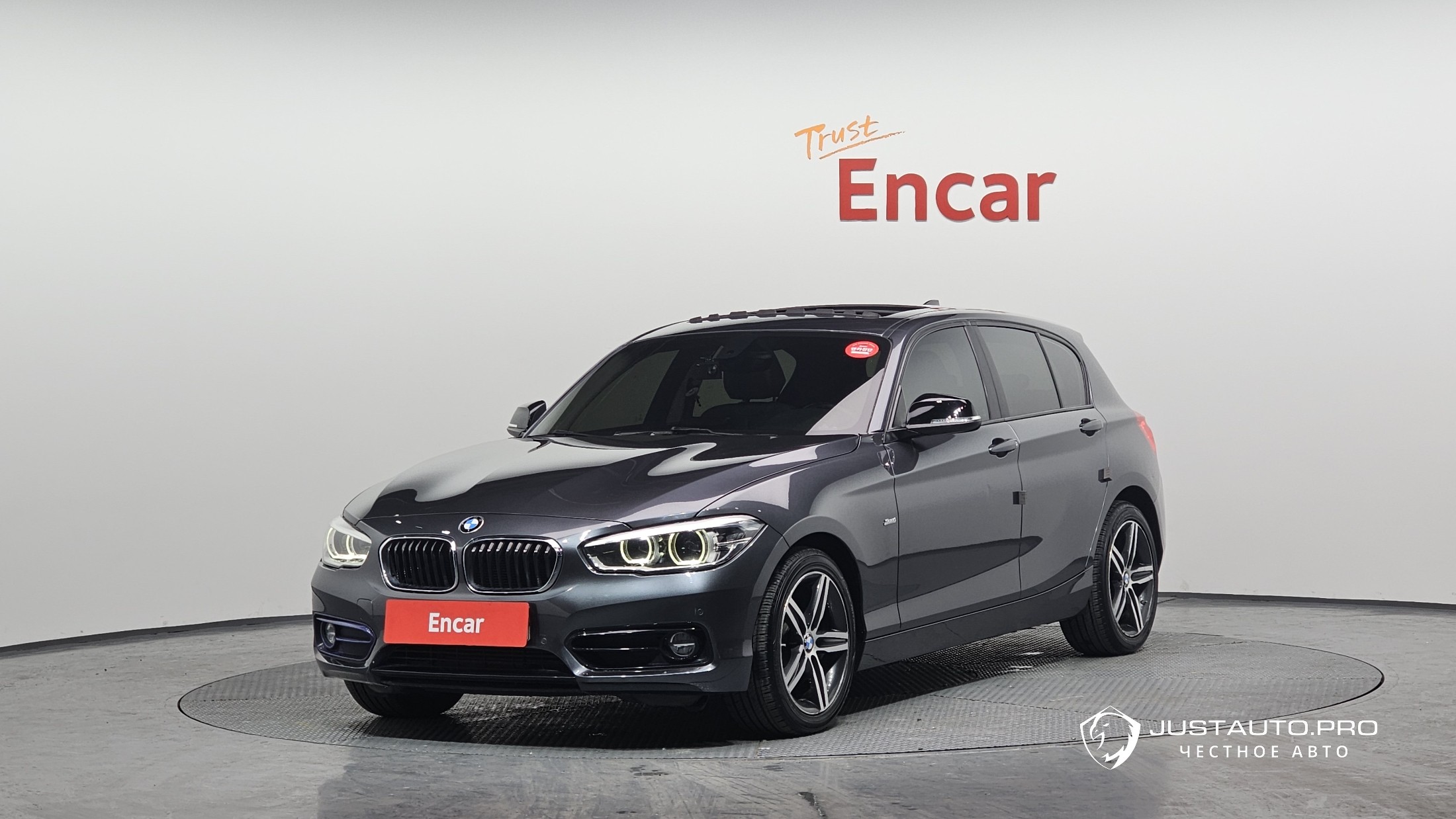 Автомобиль BMW 1-Series