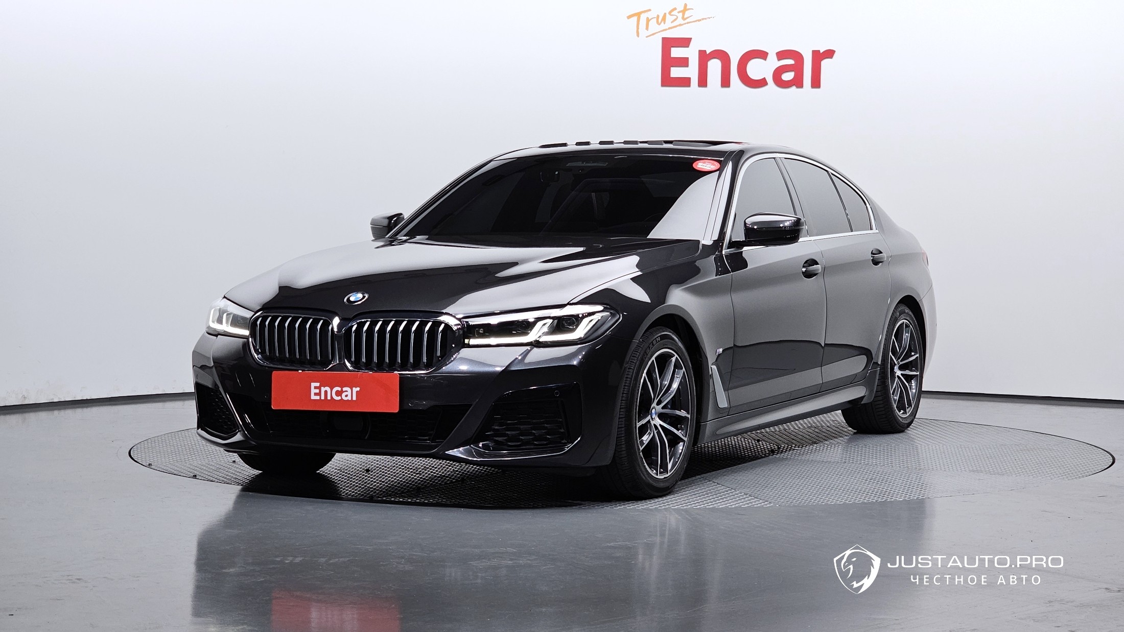 Автомобиль BMW 5-Series