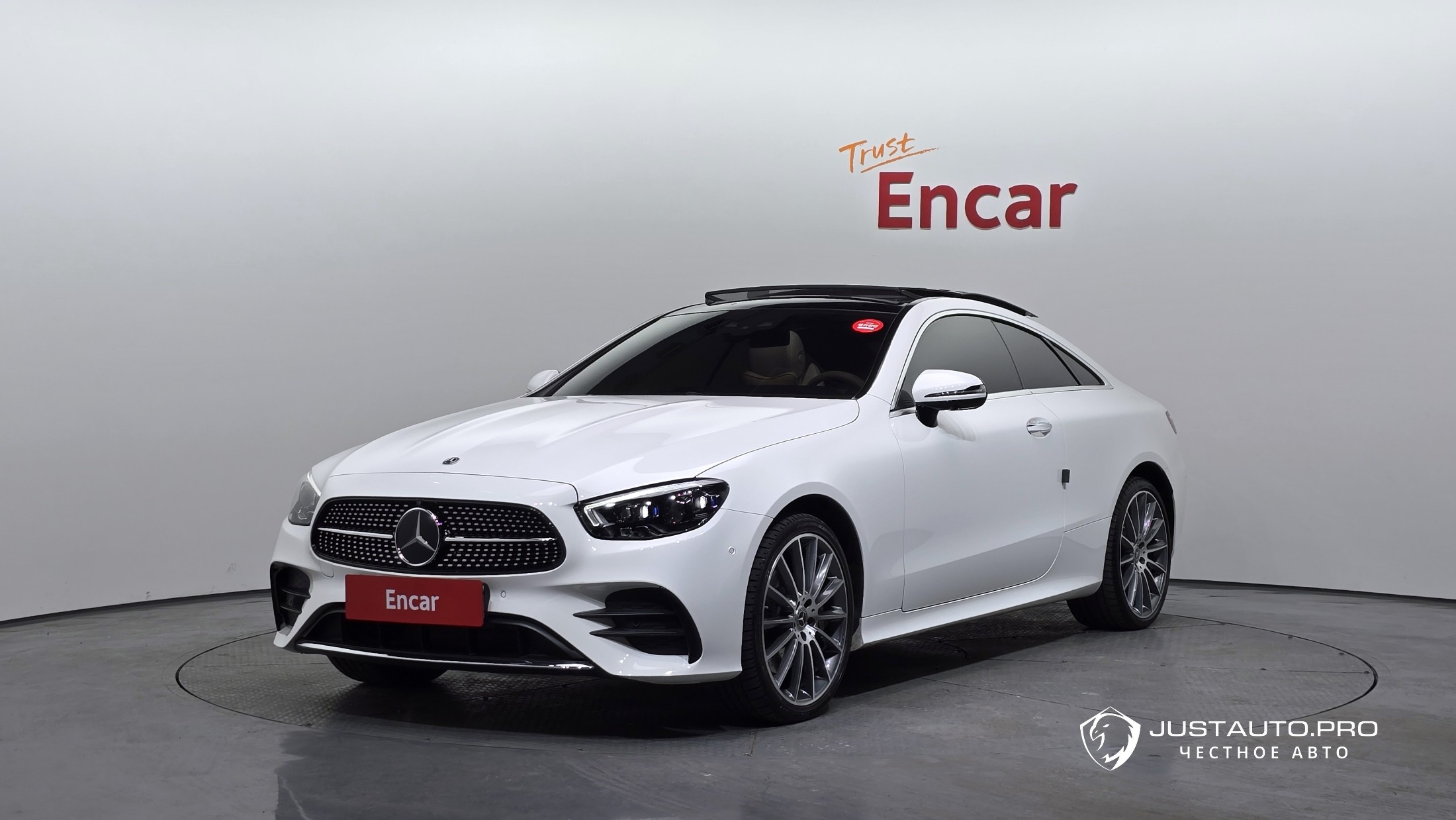 Автомобиль Mercedes-Benz E-Class