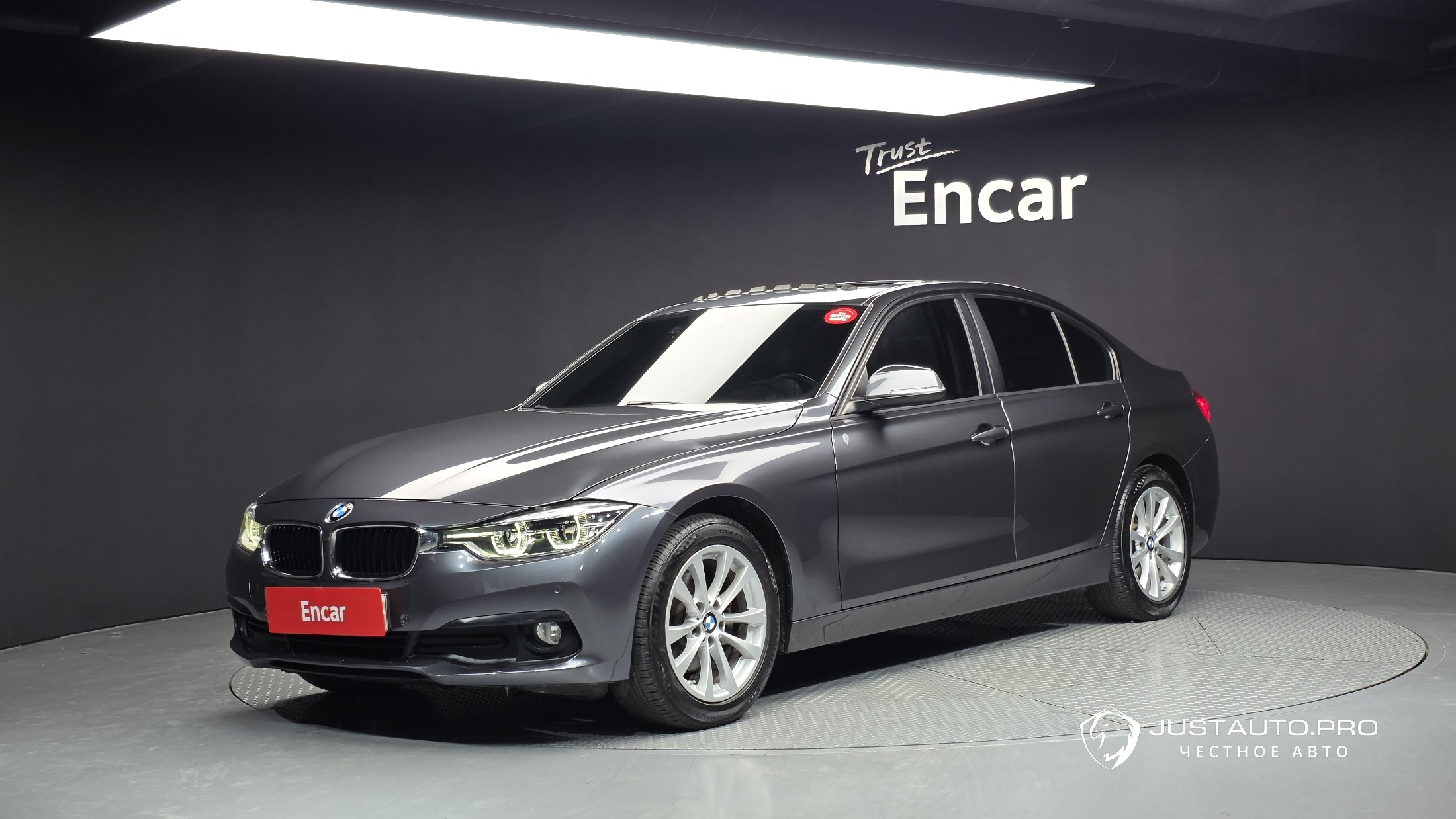 Автомобиль BMW 3-Series