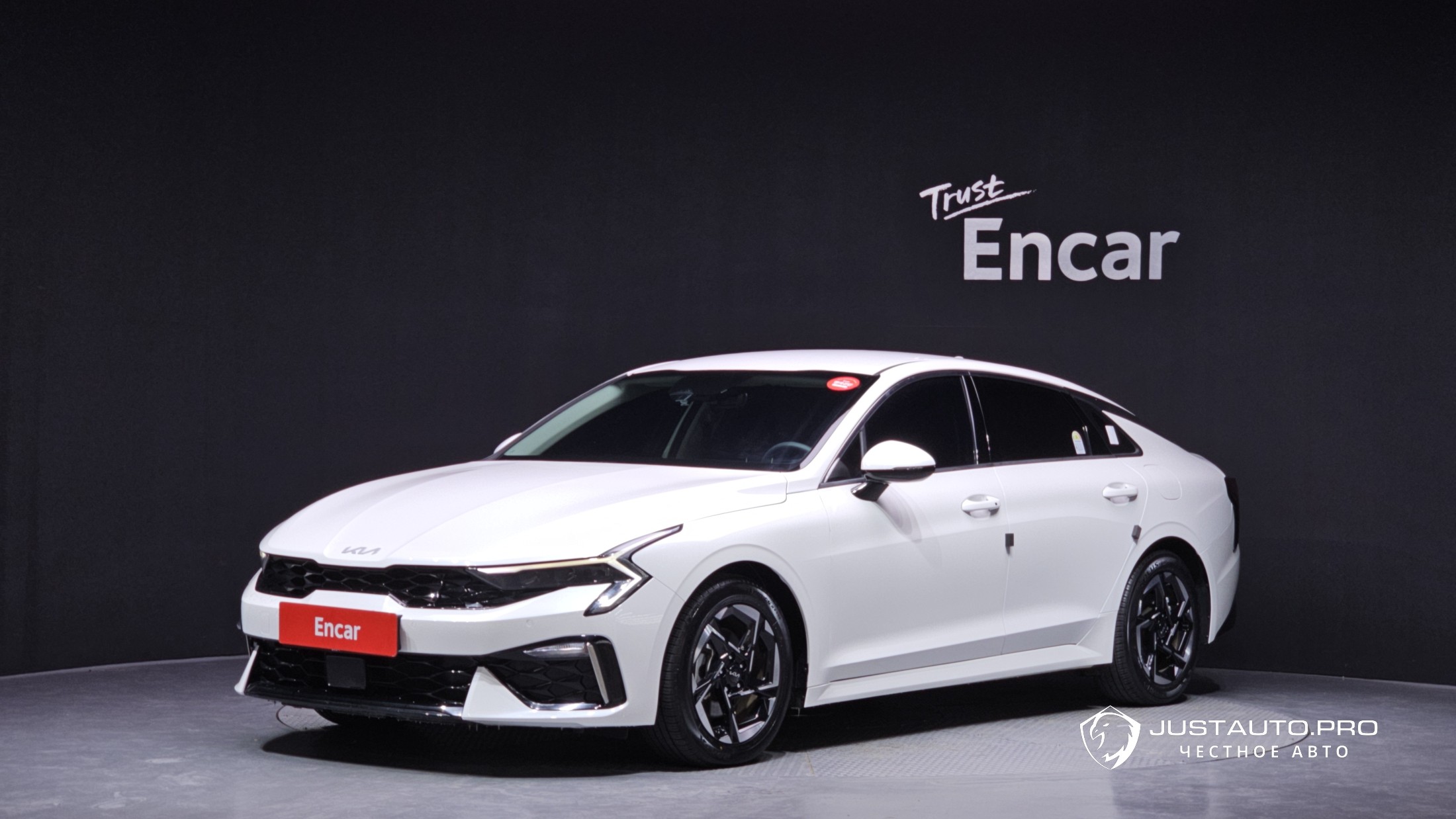 Автомобиль Kia K5