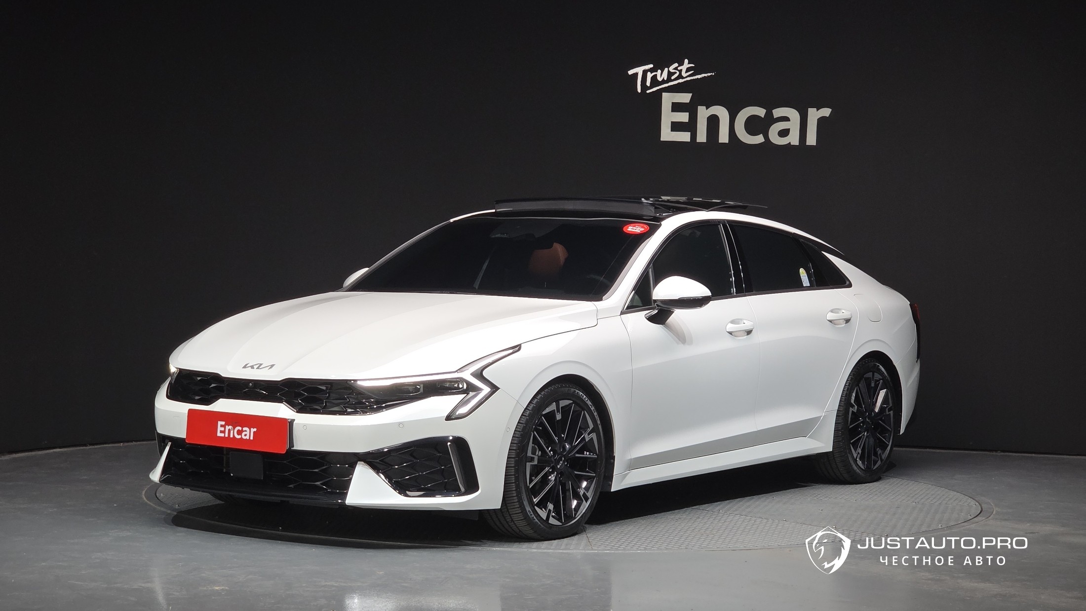 Автомобиль Kia K5