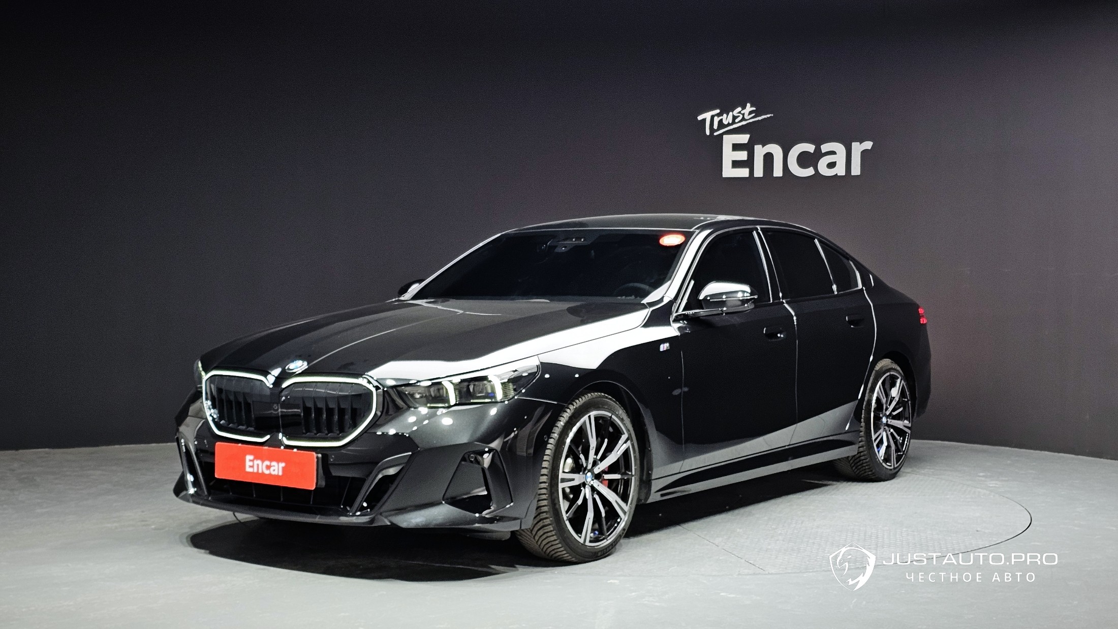 Автомобиль BMW 5-Series