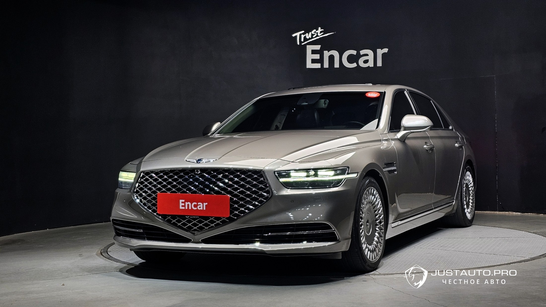 Автомобиль Genesis G90