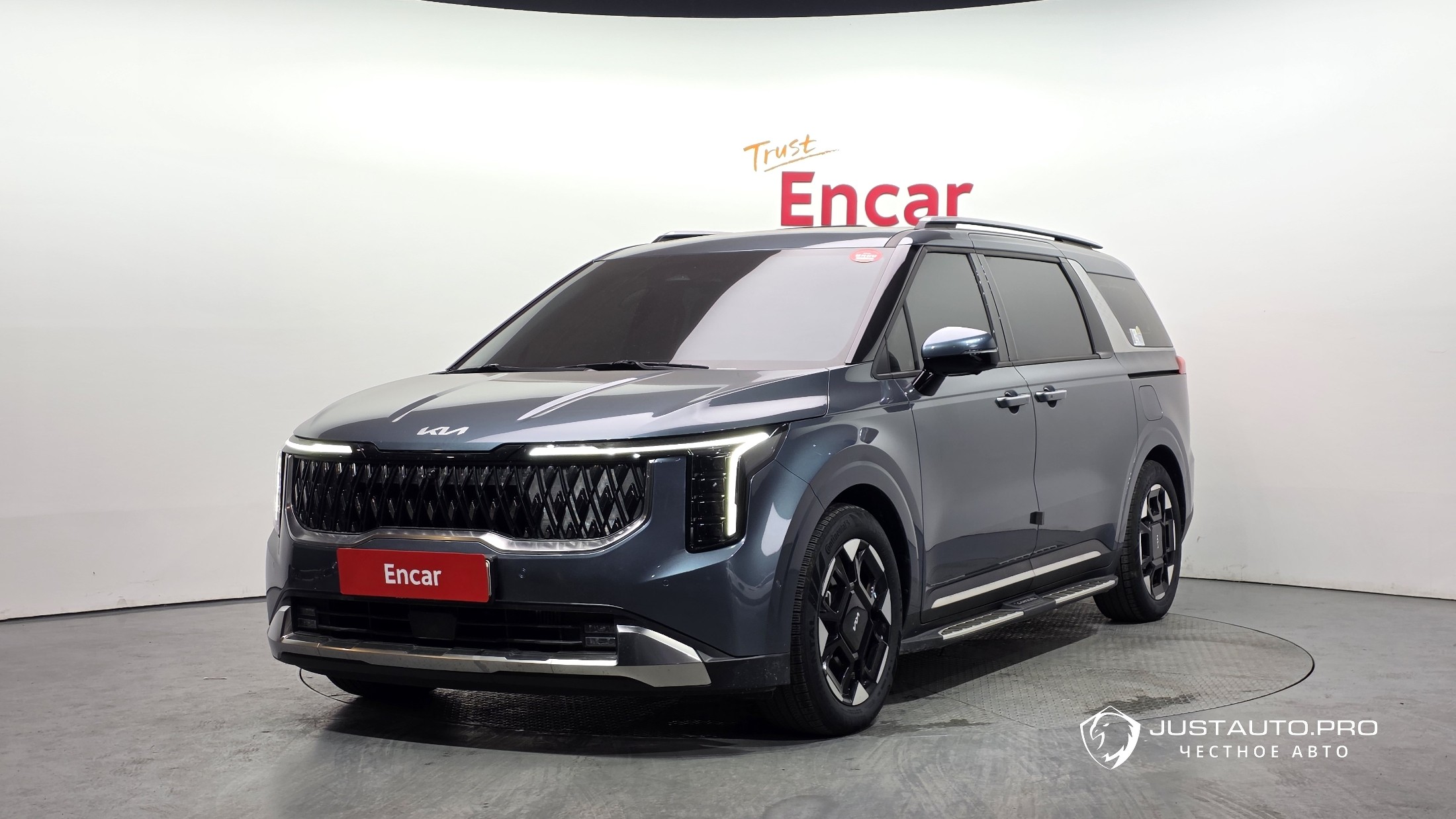 Автомобиль Kia Canival