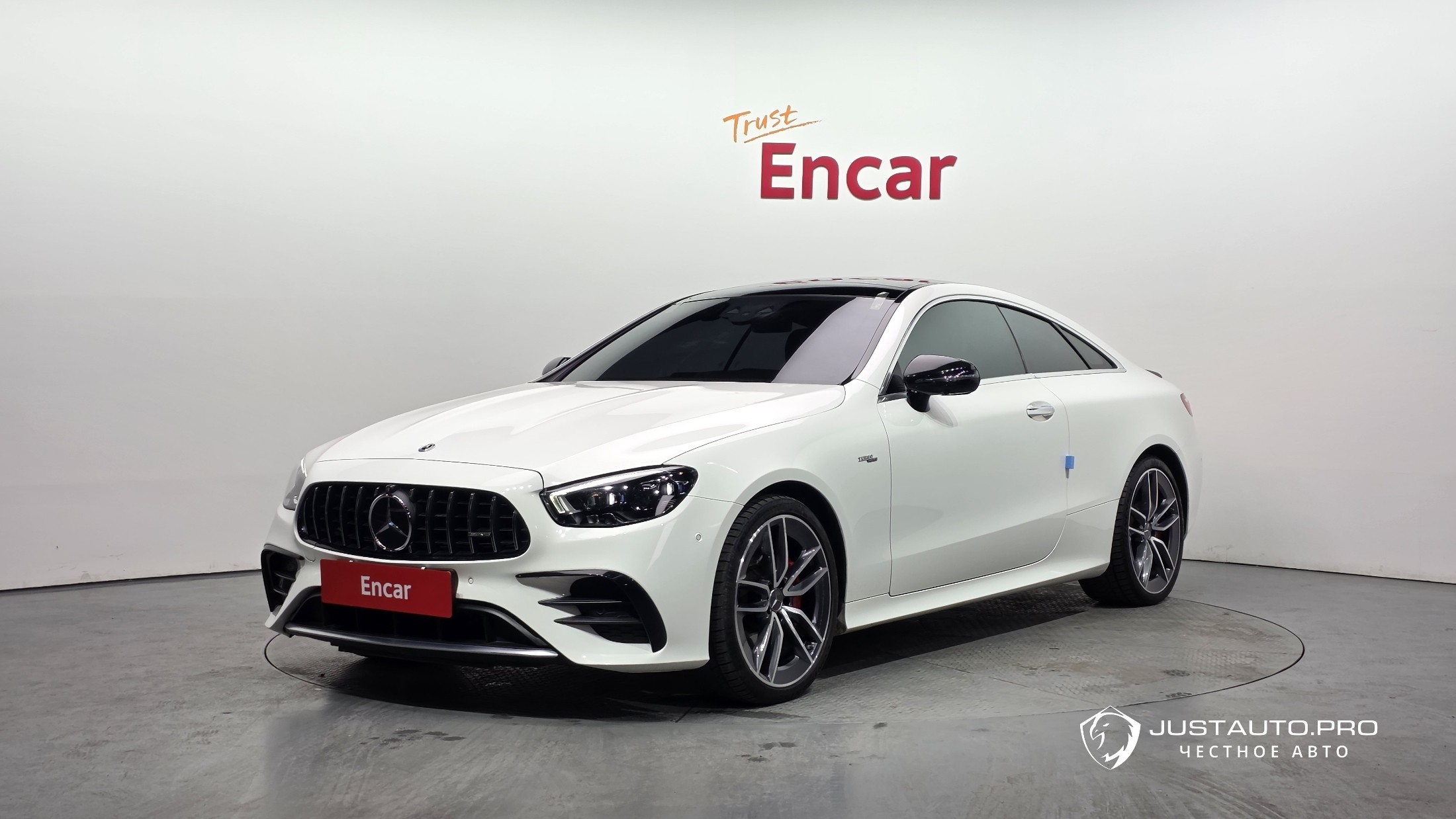 Автомобиль Mercedes-Benz E-Class