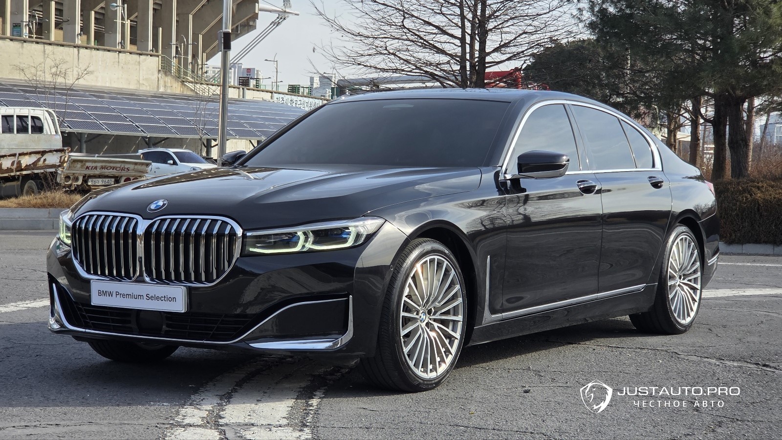 Автомобиль BMW 7-Series